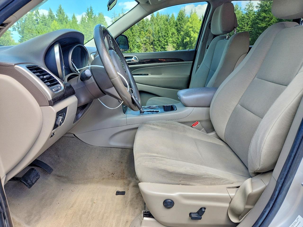 2011 Jeep Grand Cherokee Laredo Silver vin: 1J4RR4GG5BC635654