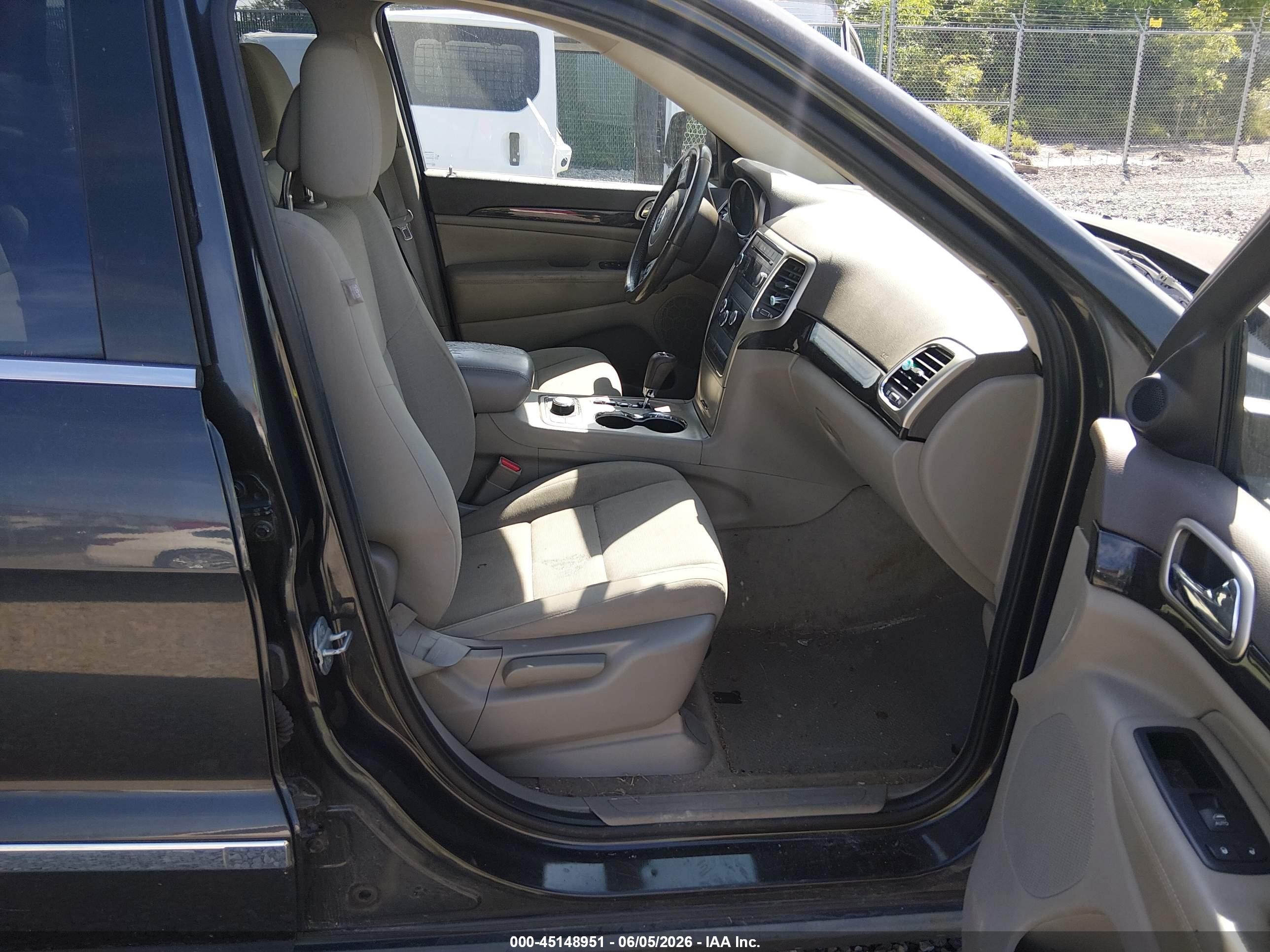 2011 Jeep Grand Cherokee Laredo Pewter vin: 1J4RR4GG5BC652423