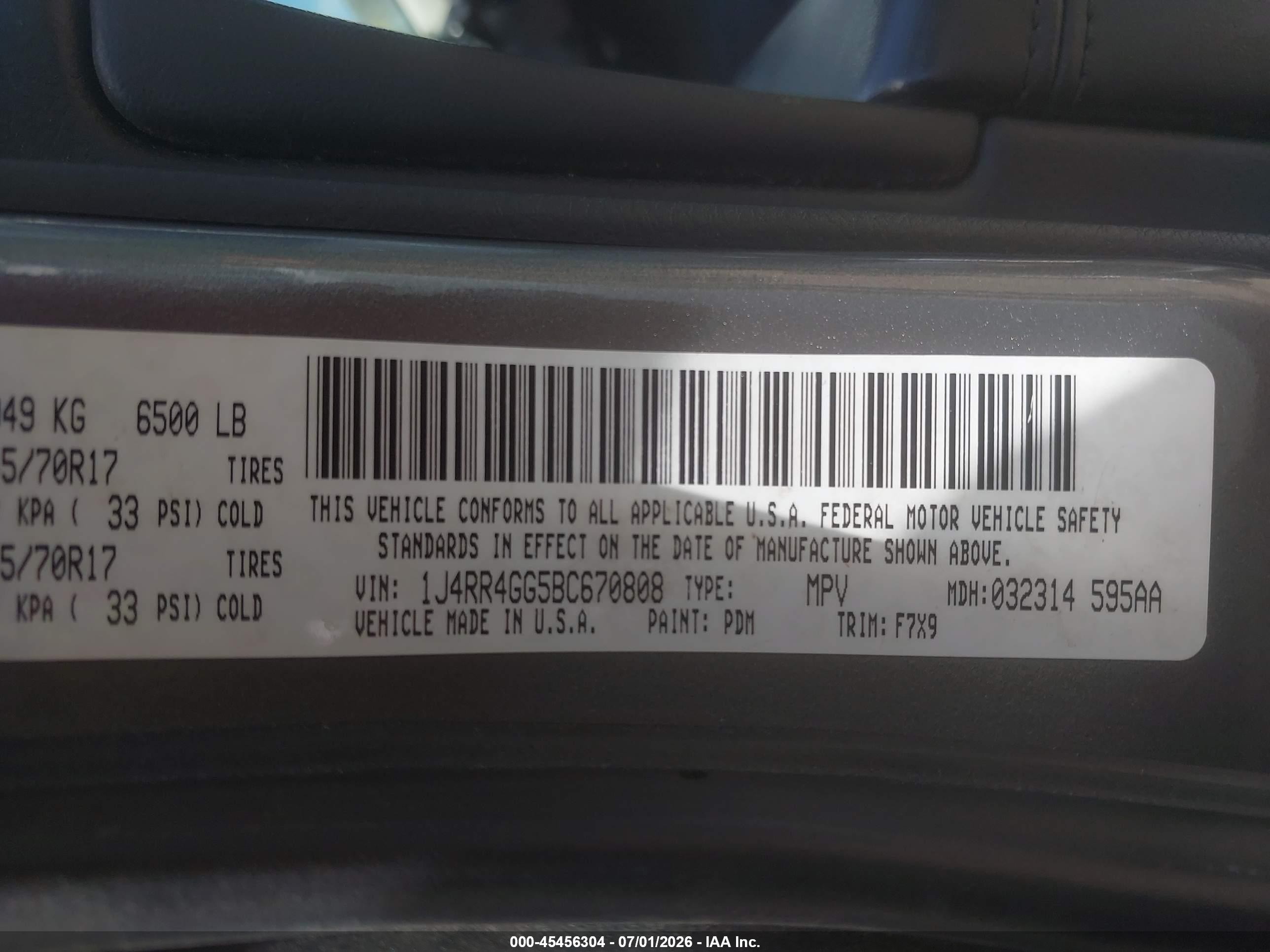 2011 Jeep Grand Cherokee Laredo Gray vin: 1J4RR4GG5BC670808