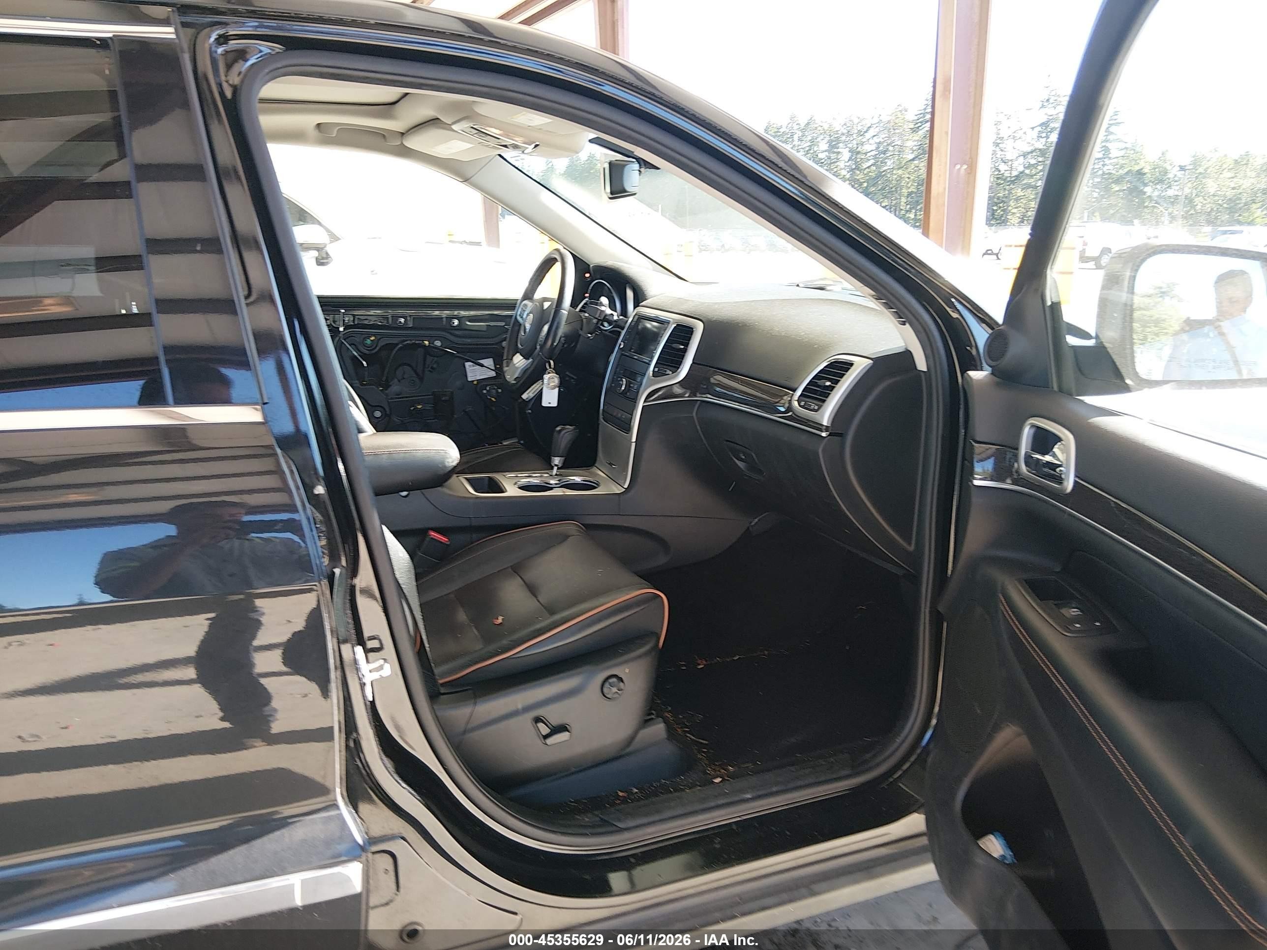 2011 Jeep Grand Cherokee Laredo Black vin: 1J4RR4GG5BC676222