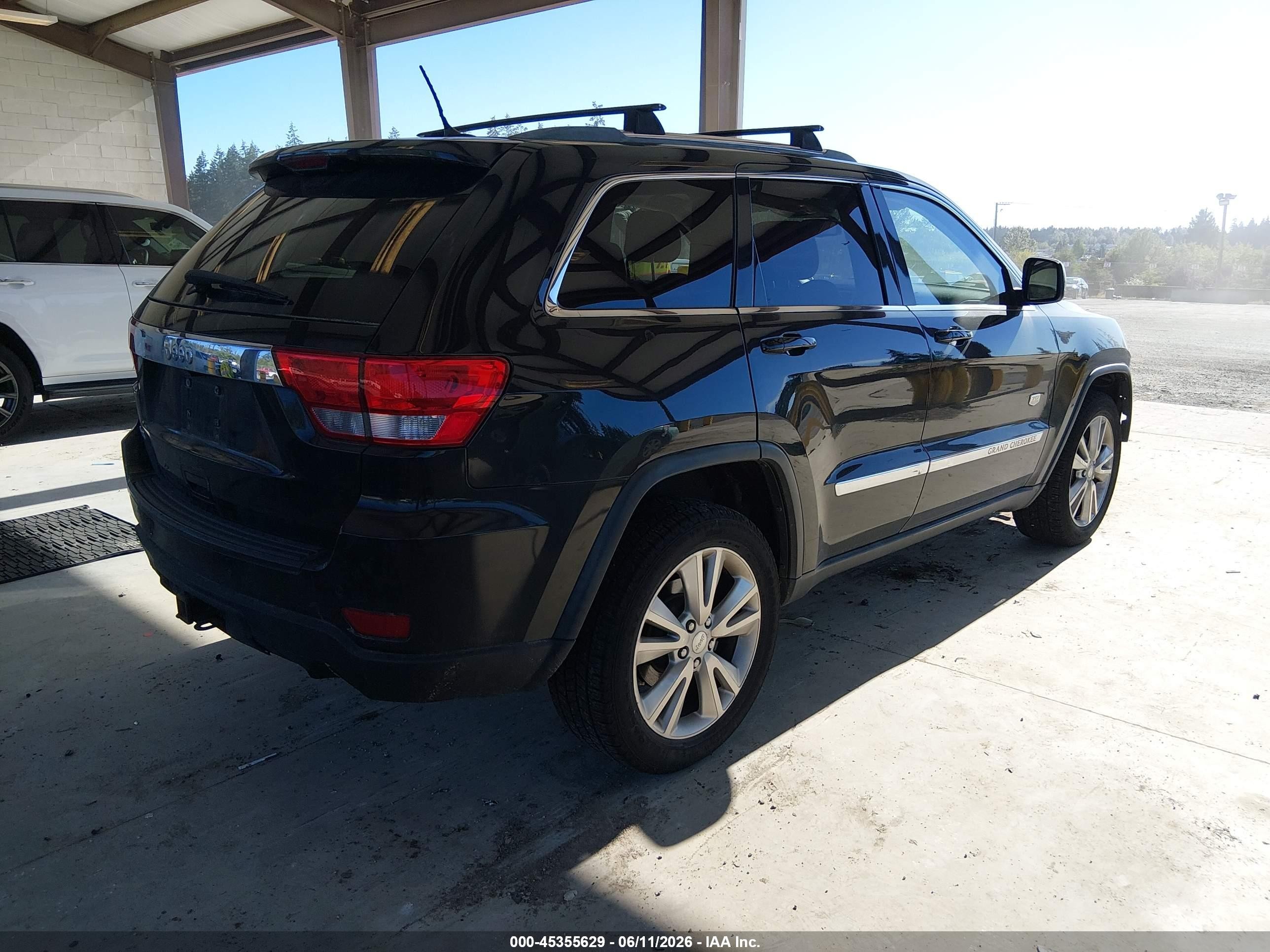 2011 Jeep Grand Cherokee Laredo Black vin: 1J4RR4GG5BC676222