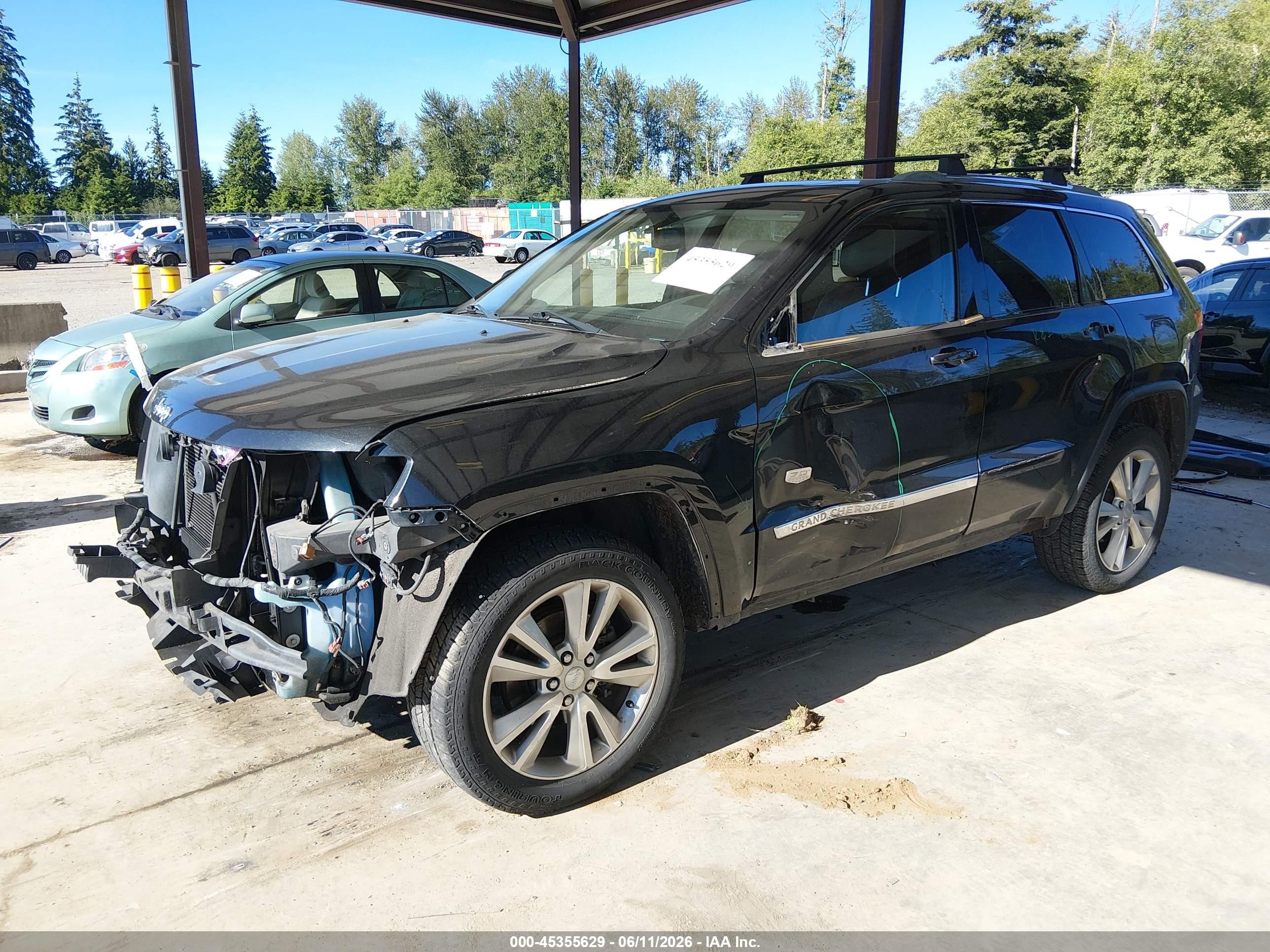 2011 Jeep Grand Cherokee Laredo Black vin: 1J4RR4GG5BC676222