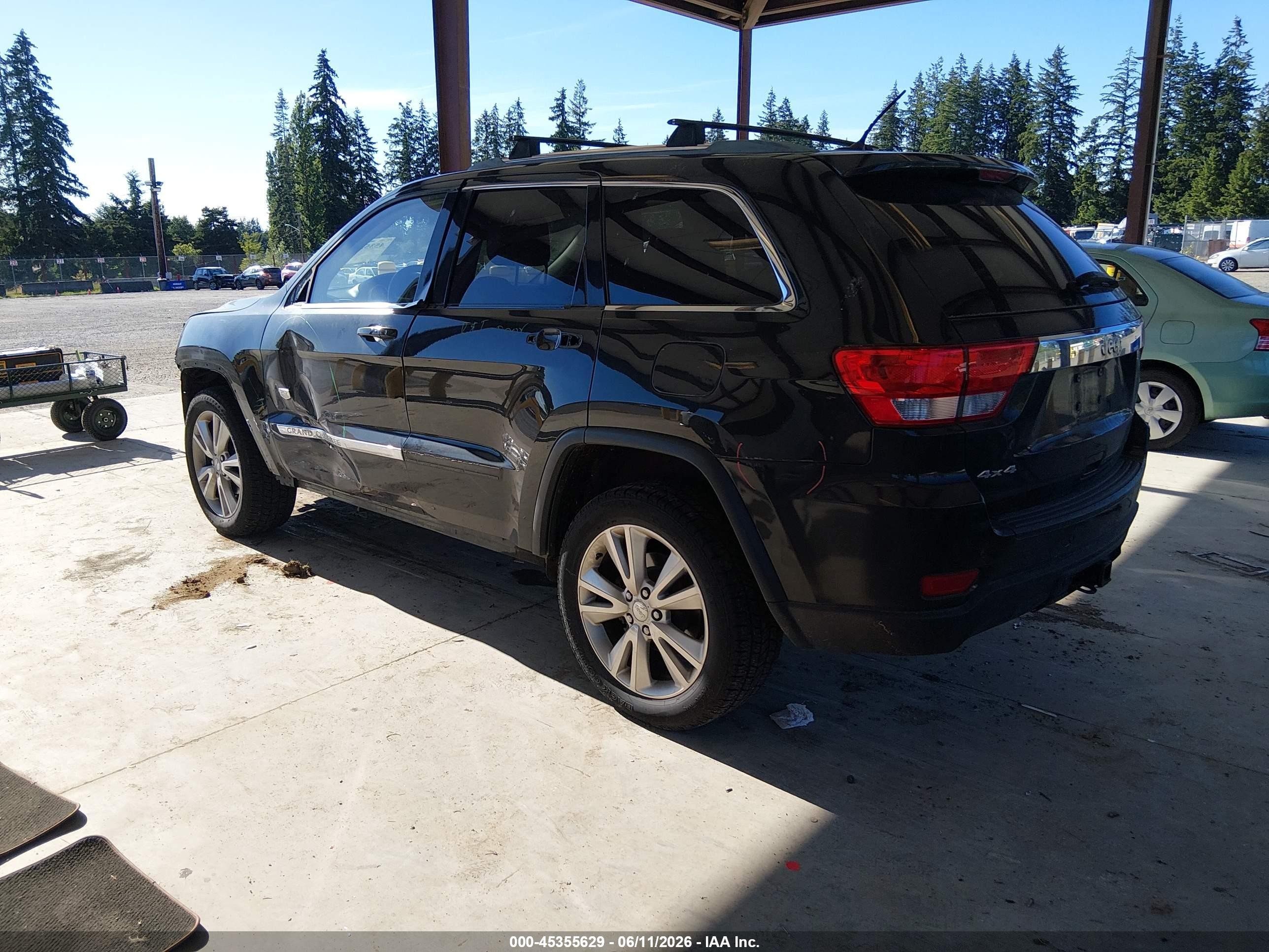 2011 Jeep Grand Cherokee Laredo Black vin: 1J4RR4GG5BC676222