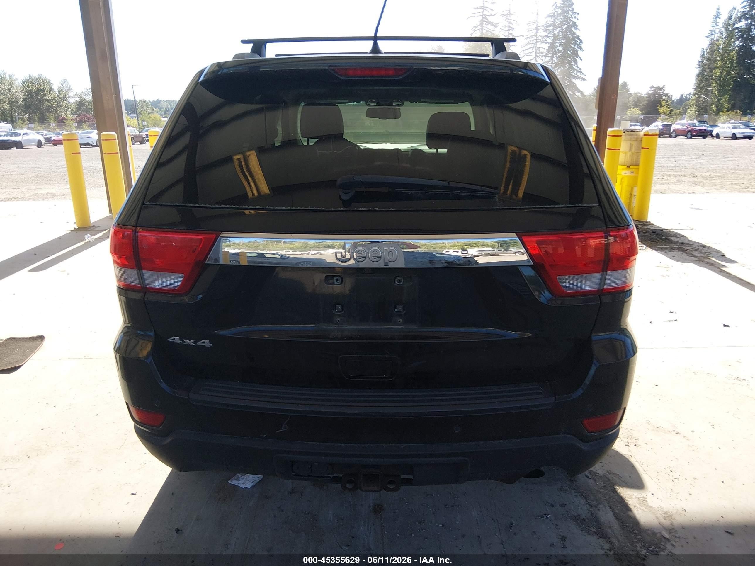 2011 Jeep Grand Cherokee Laredo Black vin: 1J4RR4GG5BC676222
