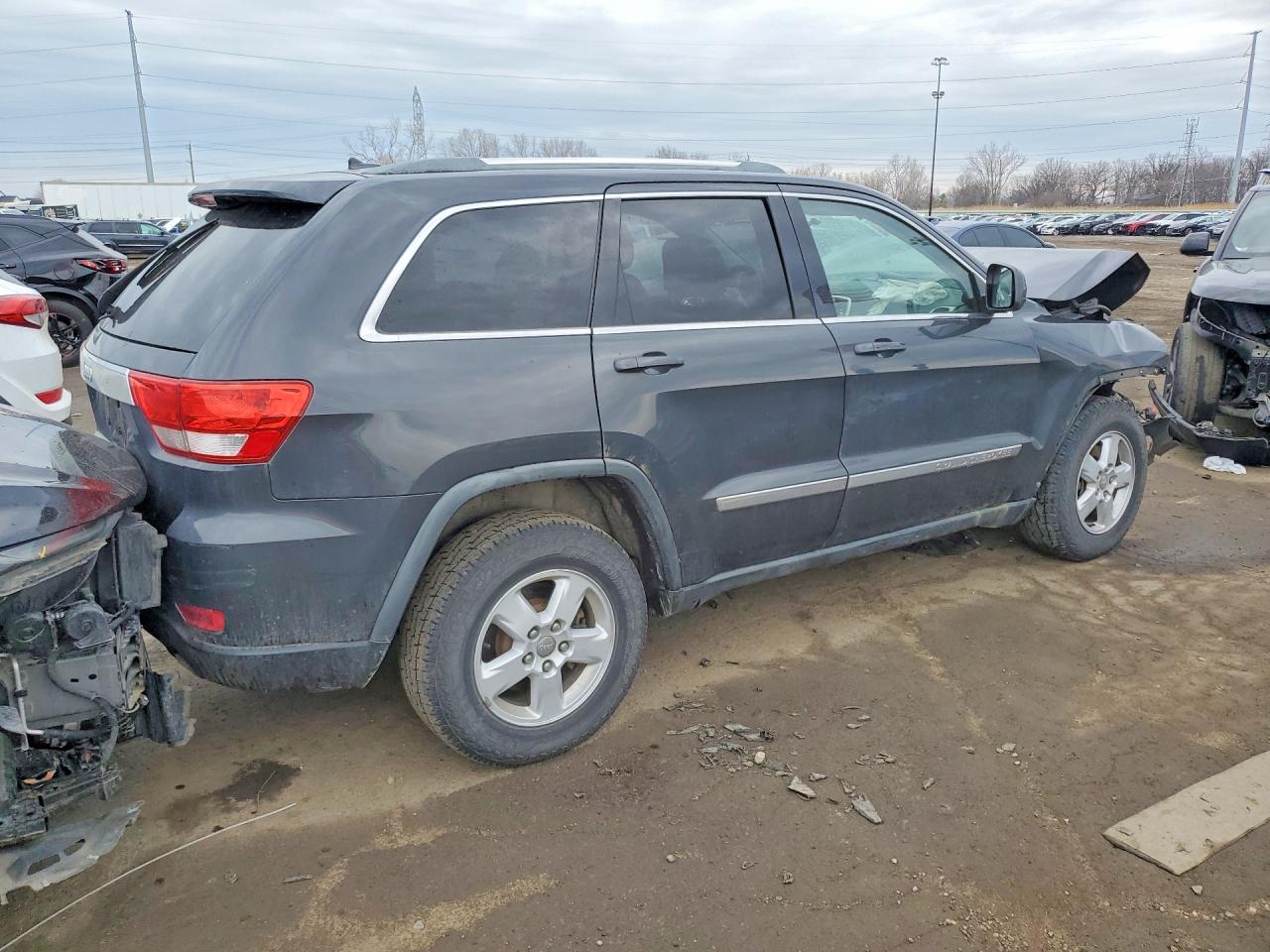 2011 Jeep Grand Cherokee Laredo Gray vin: 1J4RR4GG5BC678939