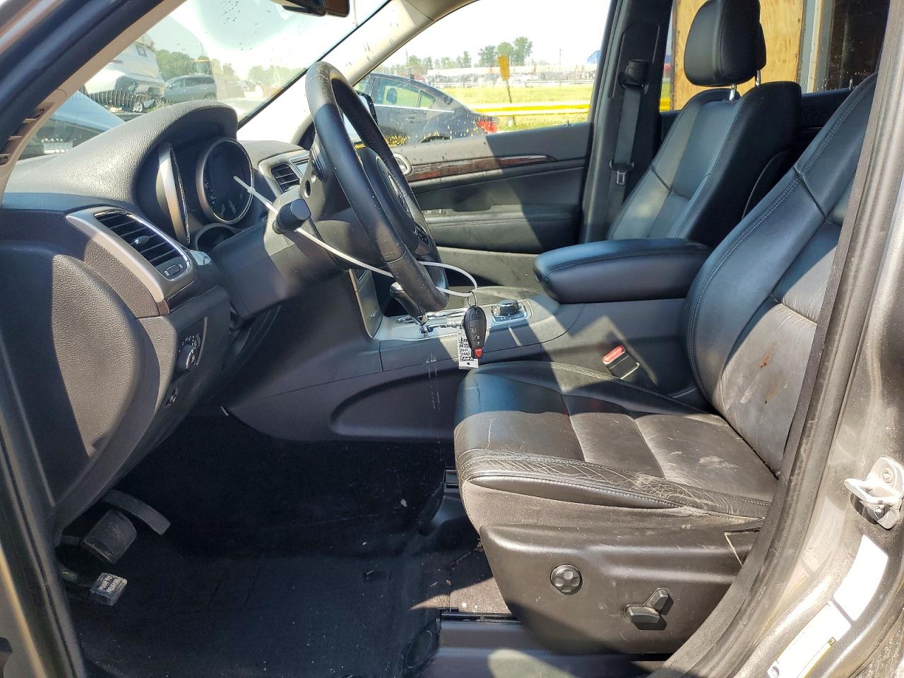 2011 Jeep Grand Cherokee Laredo Silver vin: 1J4RR4GG5BC688189