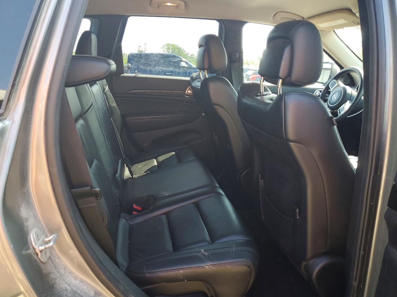 2011 Jeep Grand Cherokee Laredo Silver vin: 1J4RR4GG5BC688189