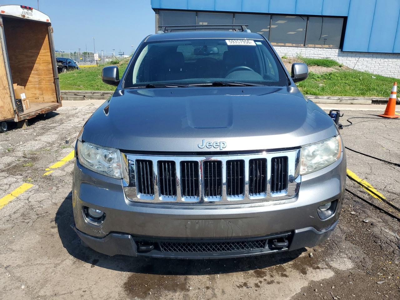 2011 Jeep Grand Cherokee Laredo Silver vin: 1J4RR4GG5BC688189