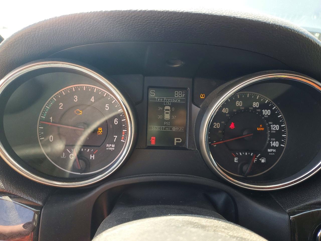 2011 Jeep Grand Cherokee Laredo Silver vin: 1J4RR4GG5BC688189