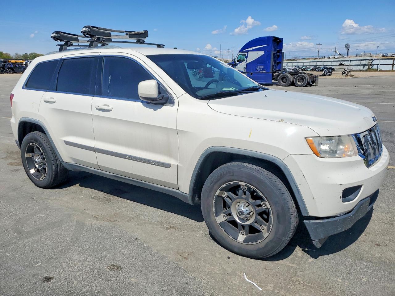 2011 Jeep Grand Cherokee White vin: 1J4RR4GG5BC720221