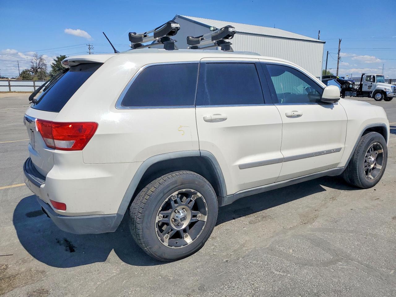 2011 Jeep Grand Cherokee White vin: 1J4RR4GG5BC720221