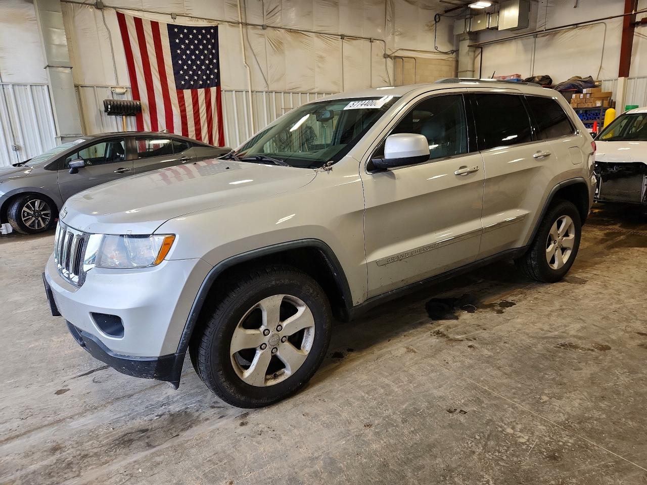 2011 Jeep Grand Cherokee Laredo Silver vin: 1J4RR4GG5BC737536
