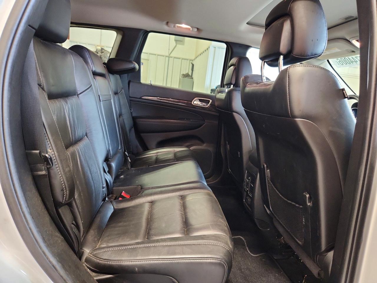 2011 Jeep Grand Cherokee Laredo Silver vin: 1J4RR4GG5BC737536