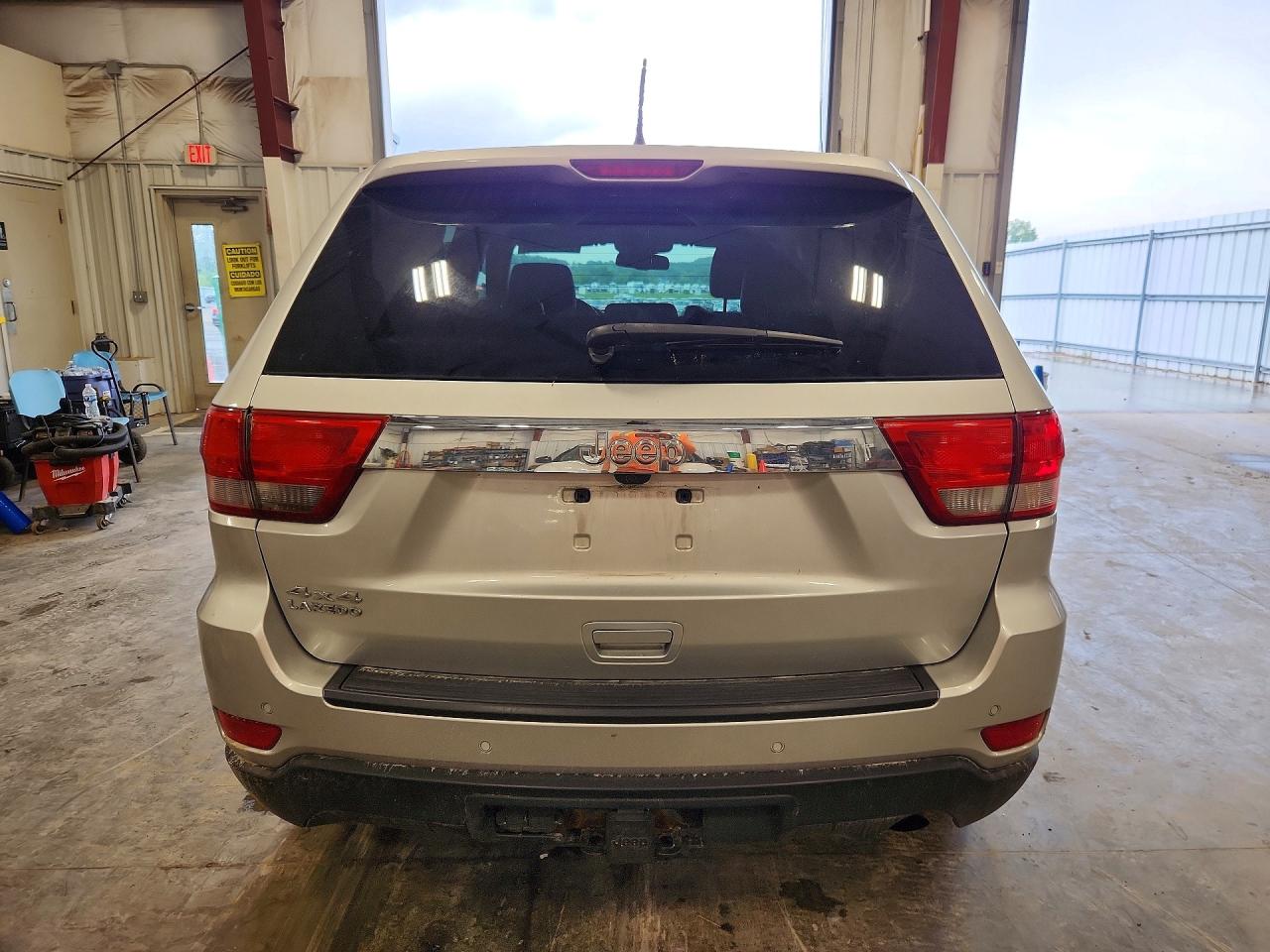 2011 Jeep Grand Cherokee Laredo Silver vin: 1J4RR4GG5BC737536