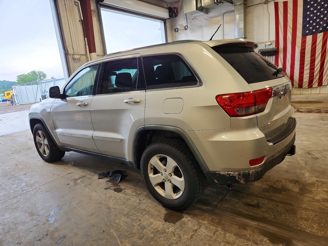 2011 Jeep Grand Cherokee Laredo Silver vin: 1J4RR4GG5BC737536