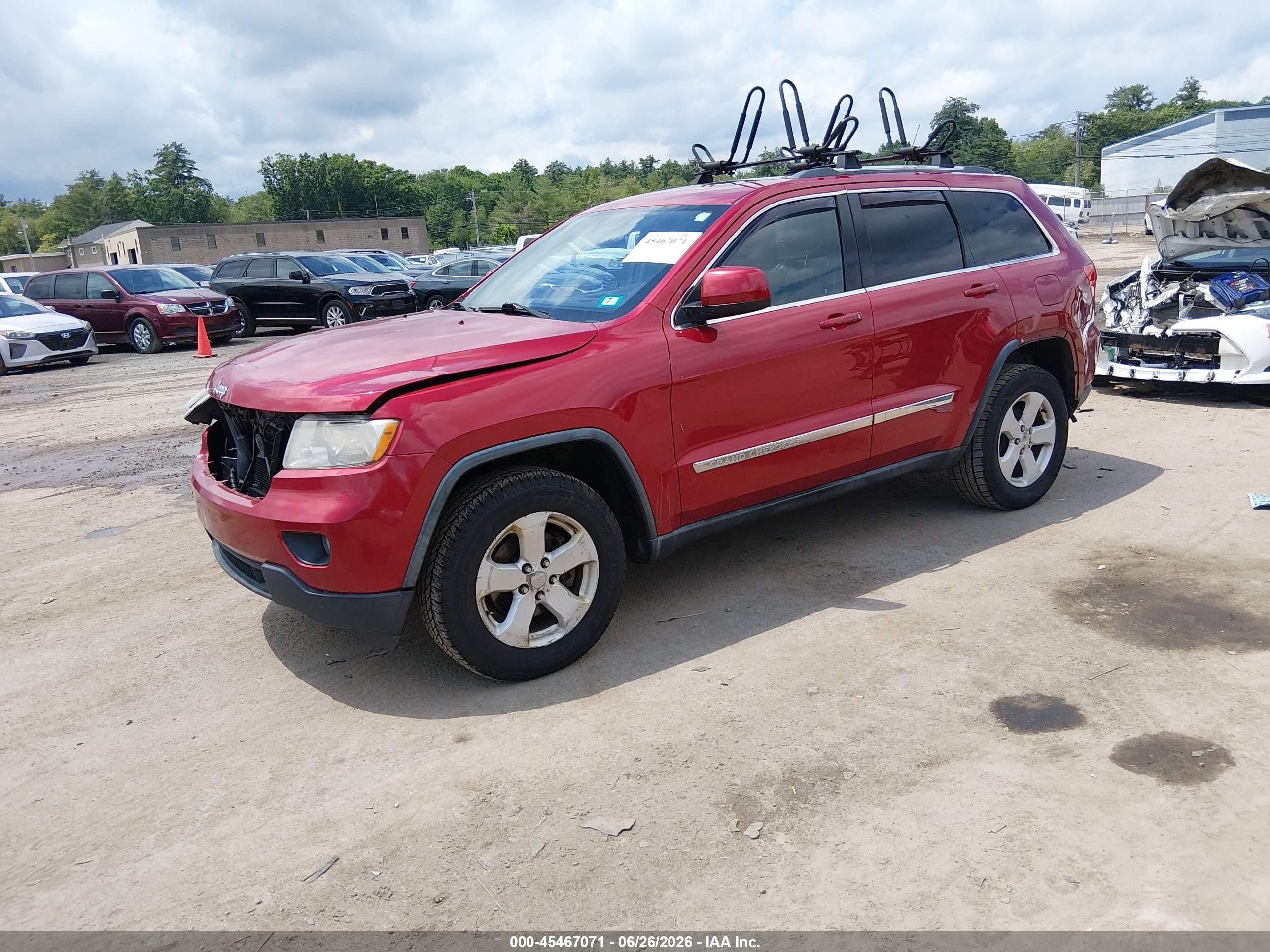 2011 Jeep Grand Cherokee Laredo Red vin: 1J4RR4GG6BC517726