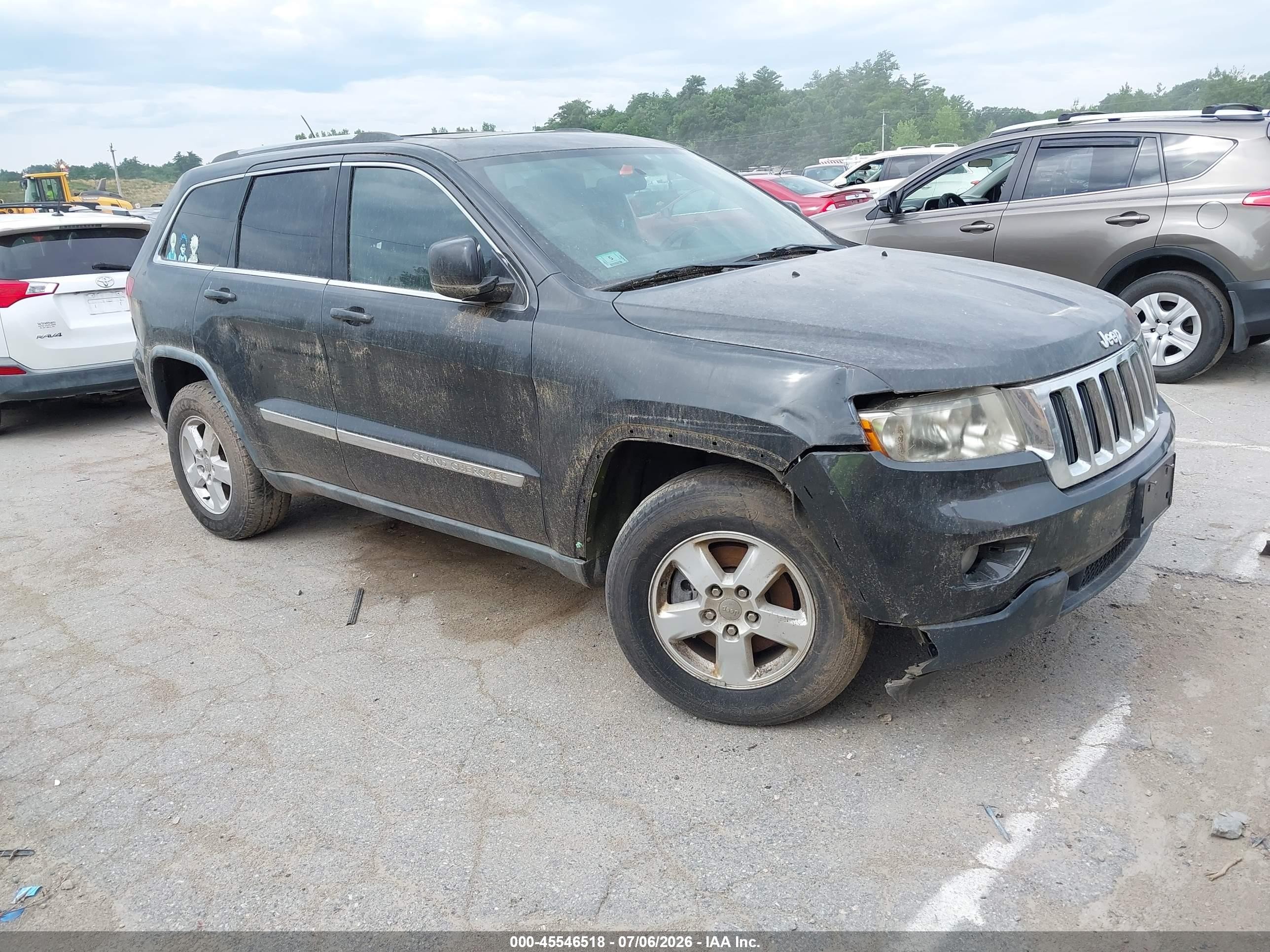 2011 Jeep Grand Cherokee Laredo Gray vin: 1J4RR4GG6BC523347