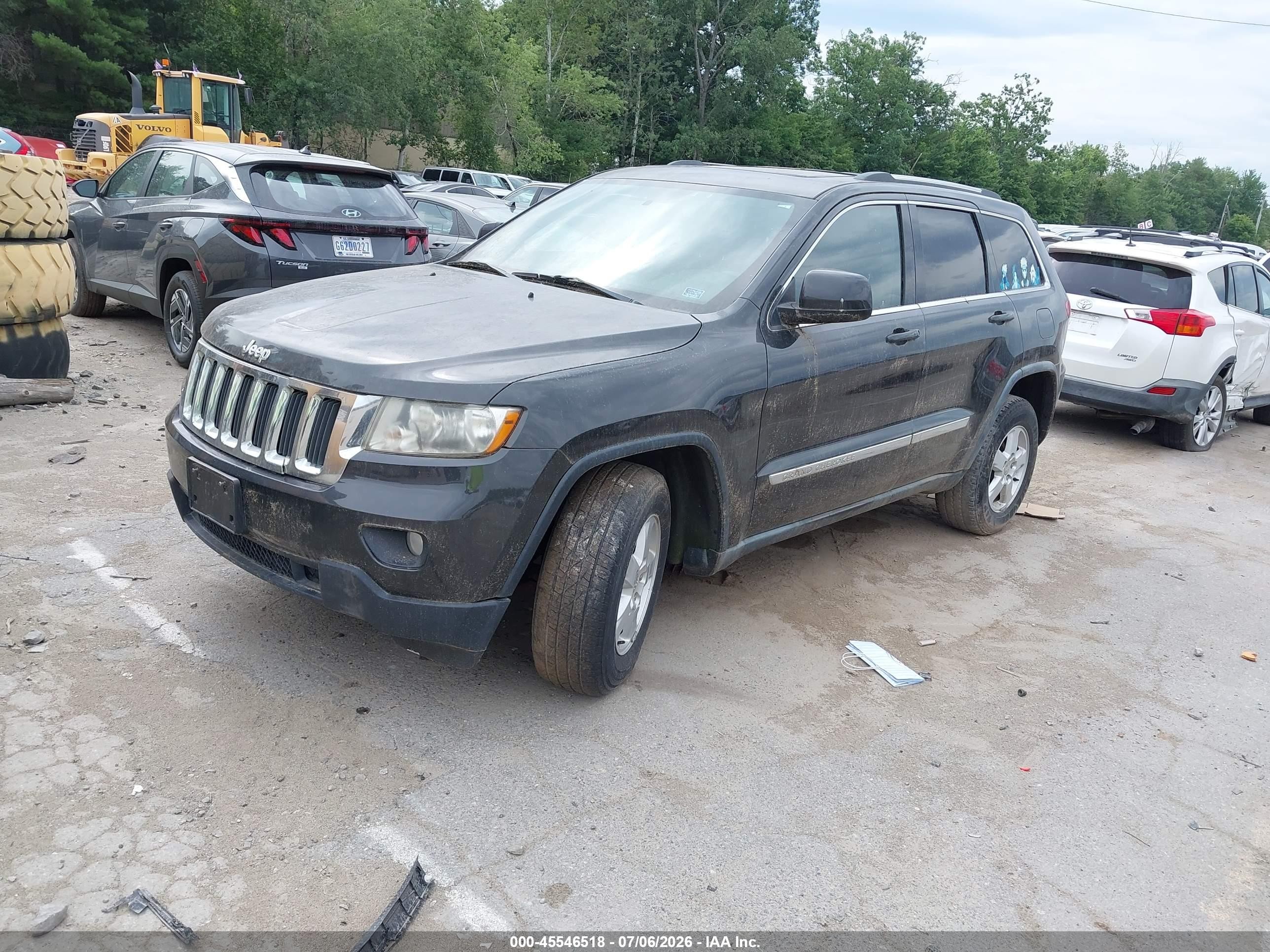 2011 Jeep Grand Cherokee Laredo Gray vin: 1J4RR4GG6BC523347