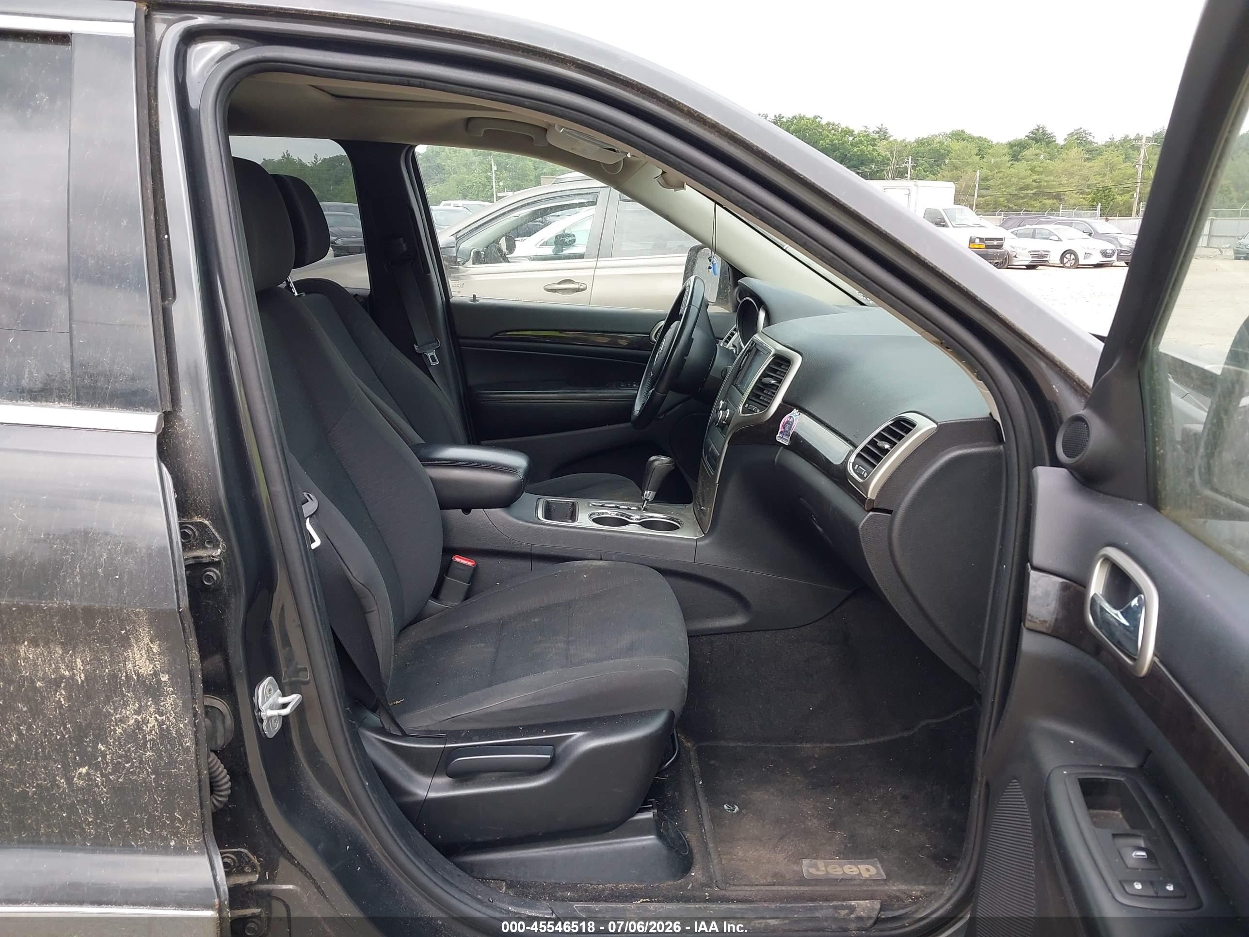 2011 Jeep Grand Cherokee Laredo Gray vin: 1J4RR4GG6BC523347