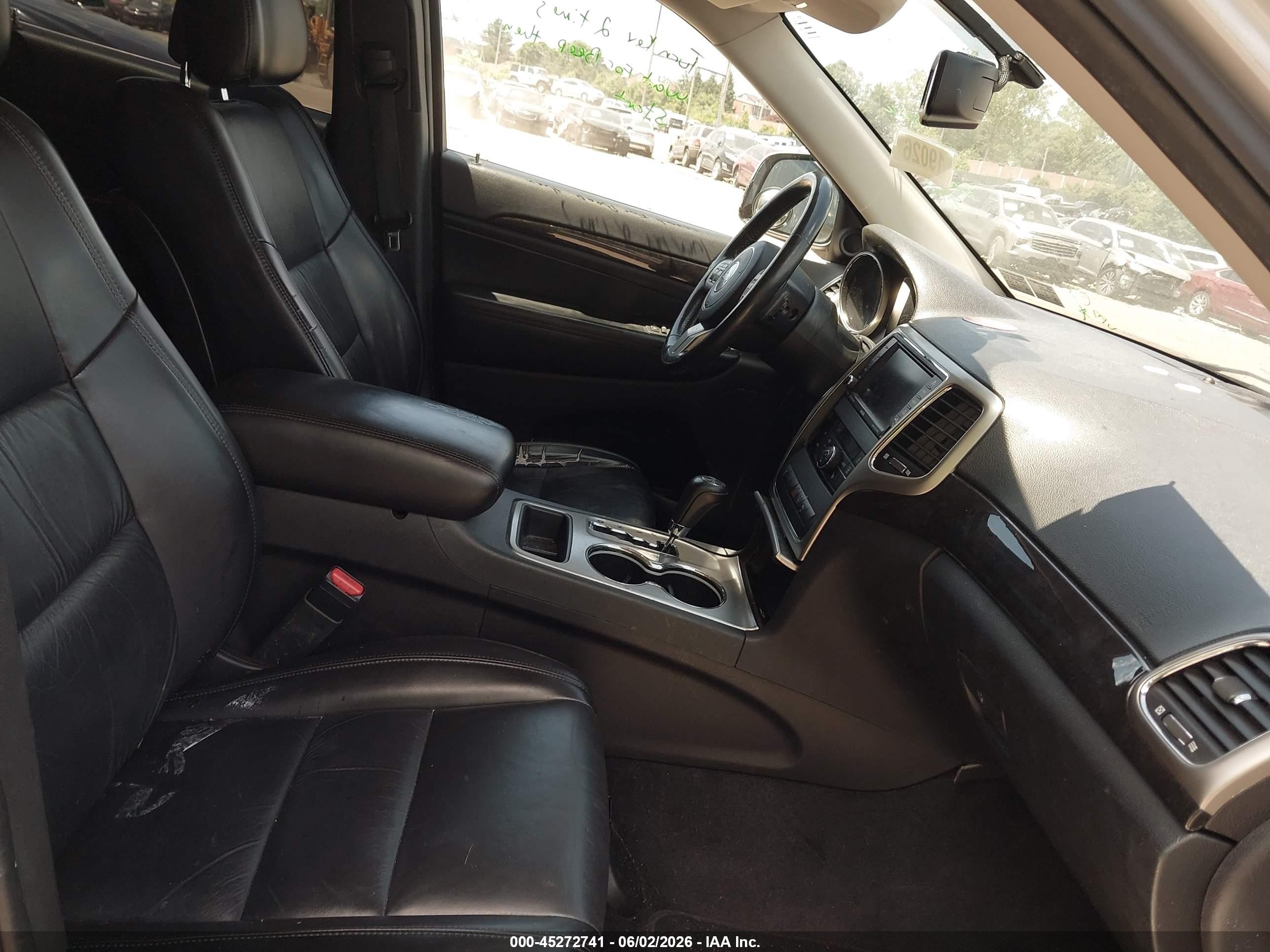 2011 Jeep Grand Cherokee Laredo Серебряный vin: 1J4RR4GG6BC542755