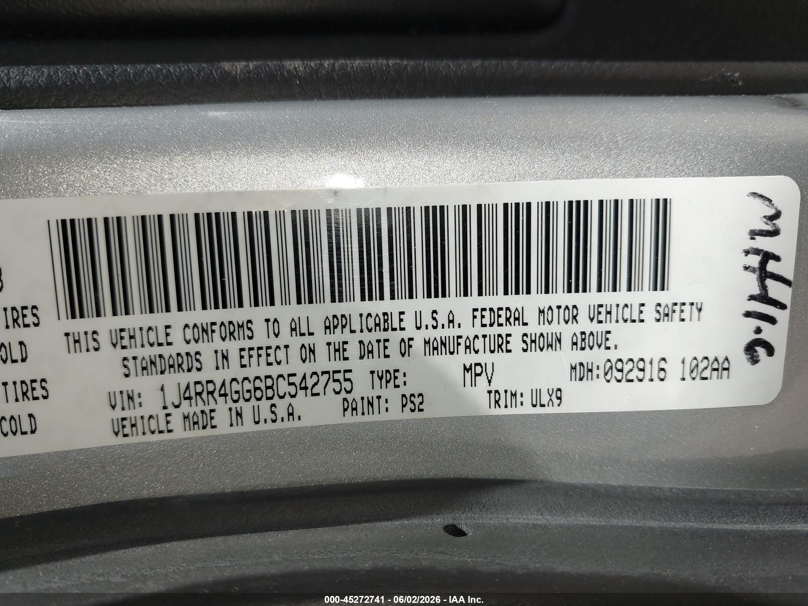 2011 Jeep Grand Cherokee Laredo Серебряный vin: 1J4RR4GG6BC542755