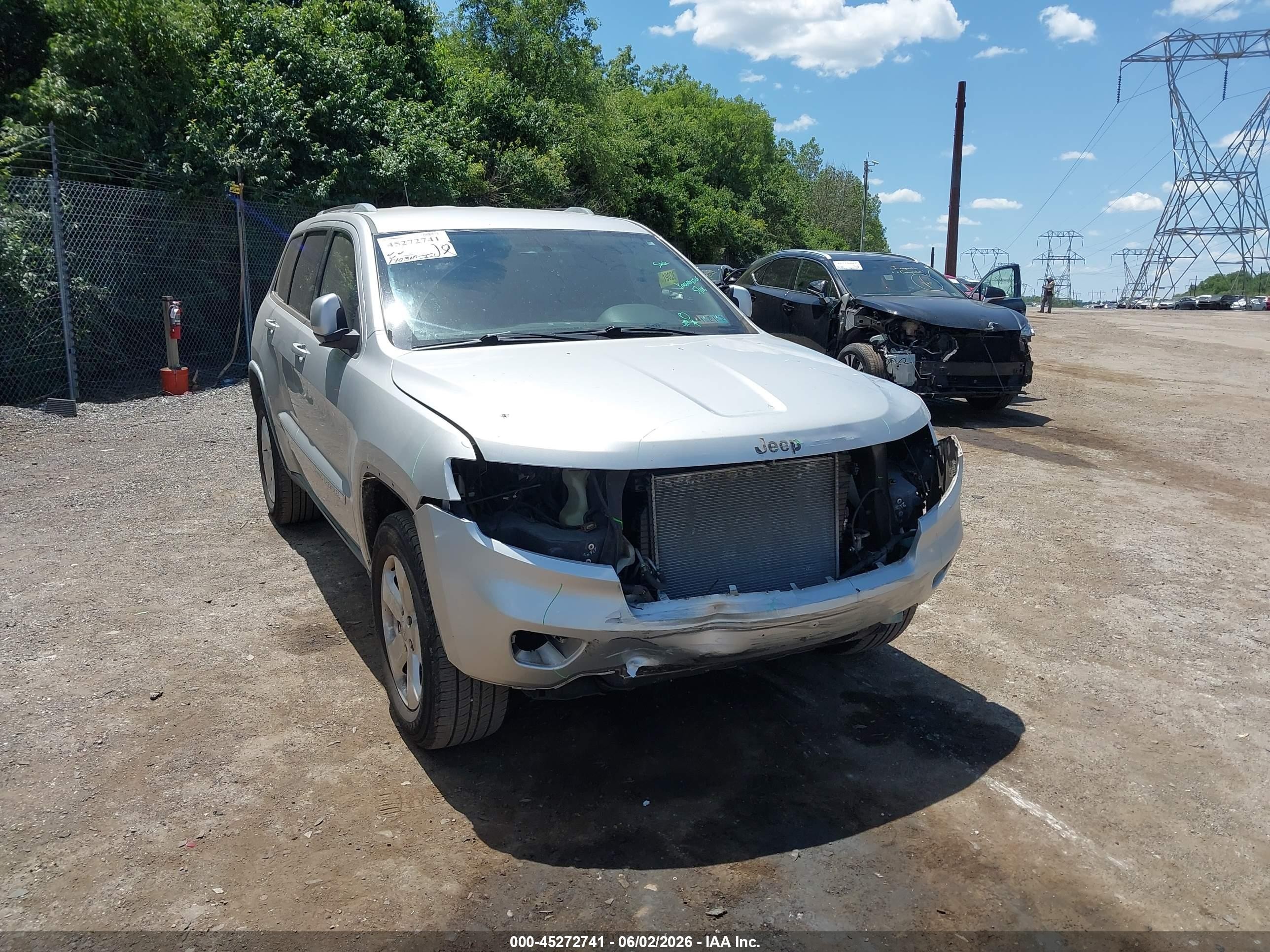 2011 Jeep Grand Cherokee Laredo Серебряный vin: 1J4RR4GG6BC542755