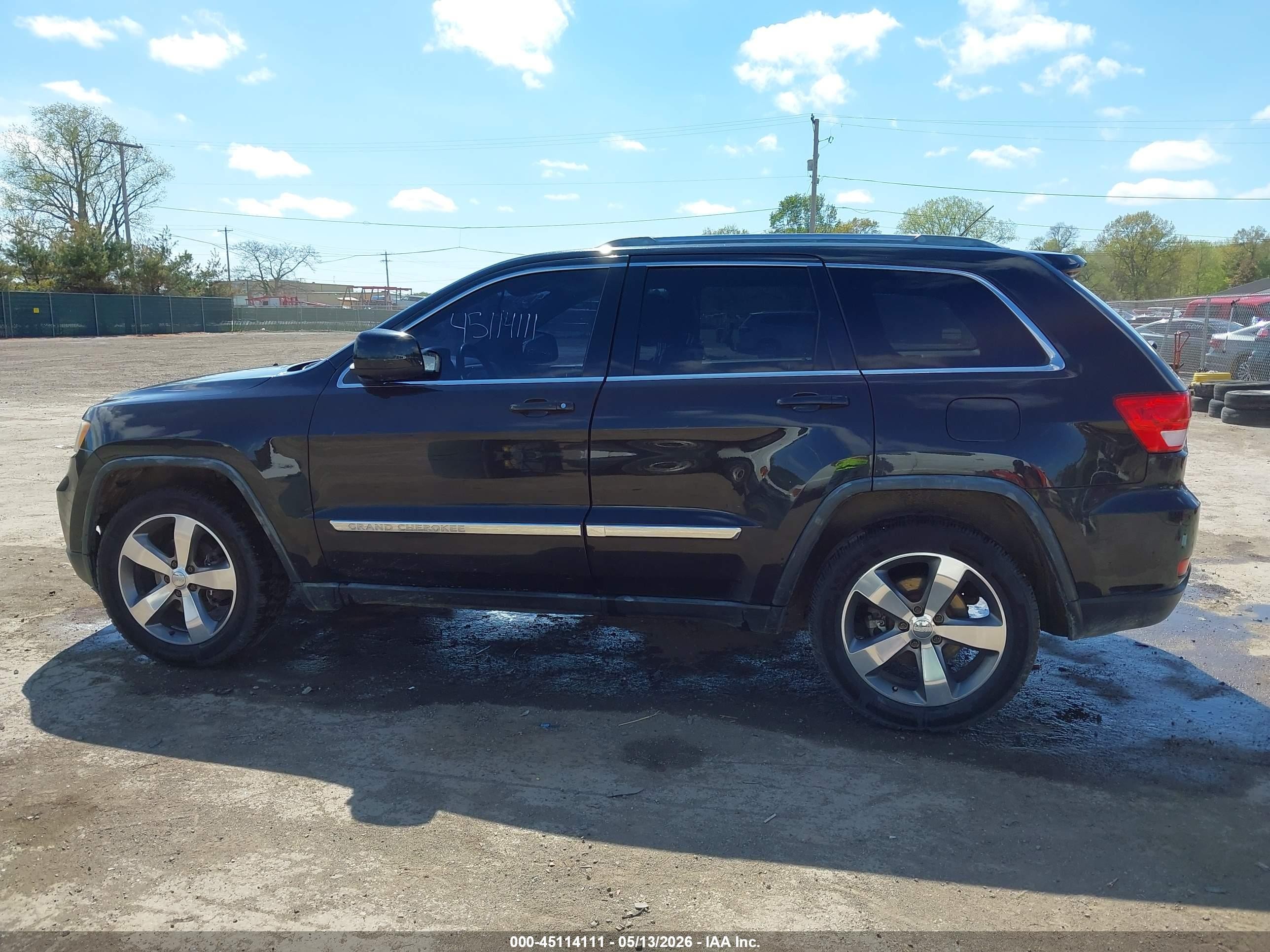 2011 Jeep Grand Cherokee Laredo Black vin: 1J4RR4GG6BC544201