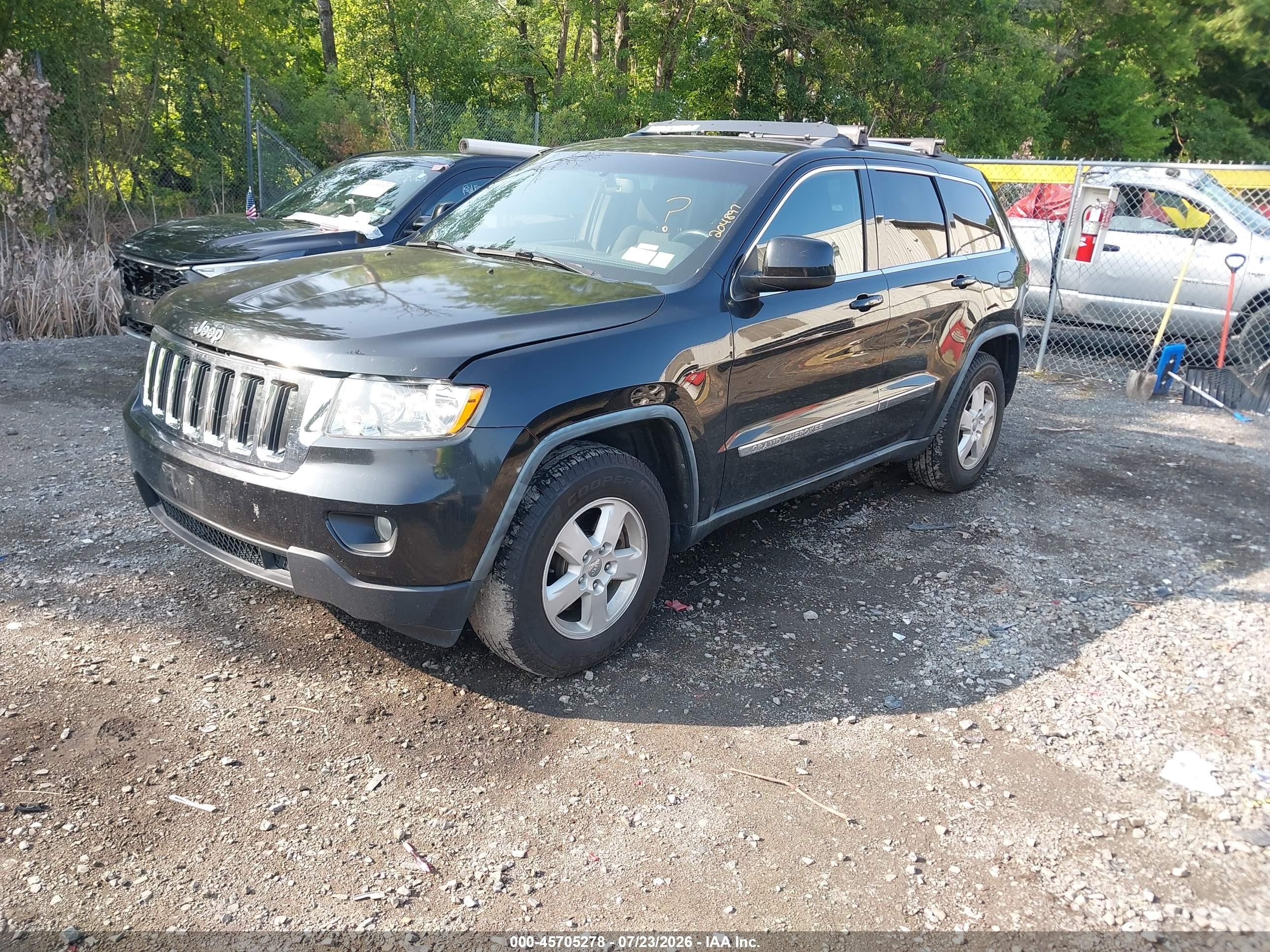 2011 Jeep Grand Cherokee Laredo Black vin: 1J4RR4GG6BC547390