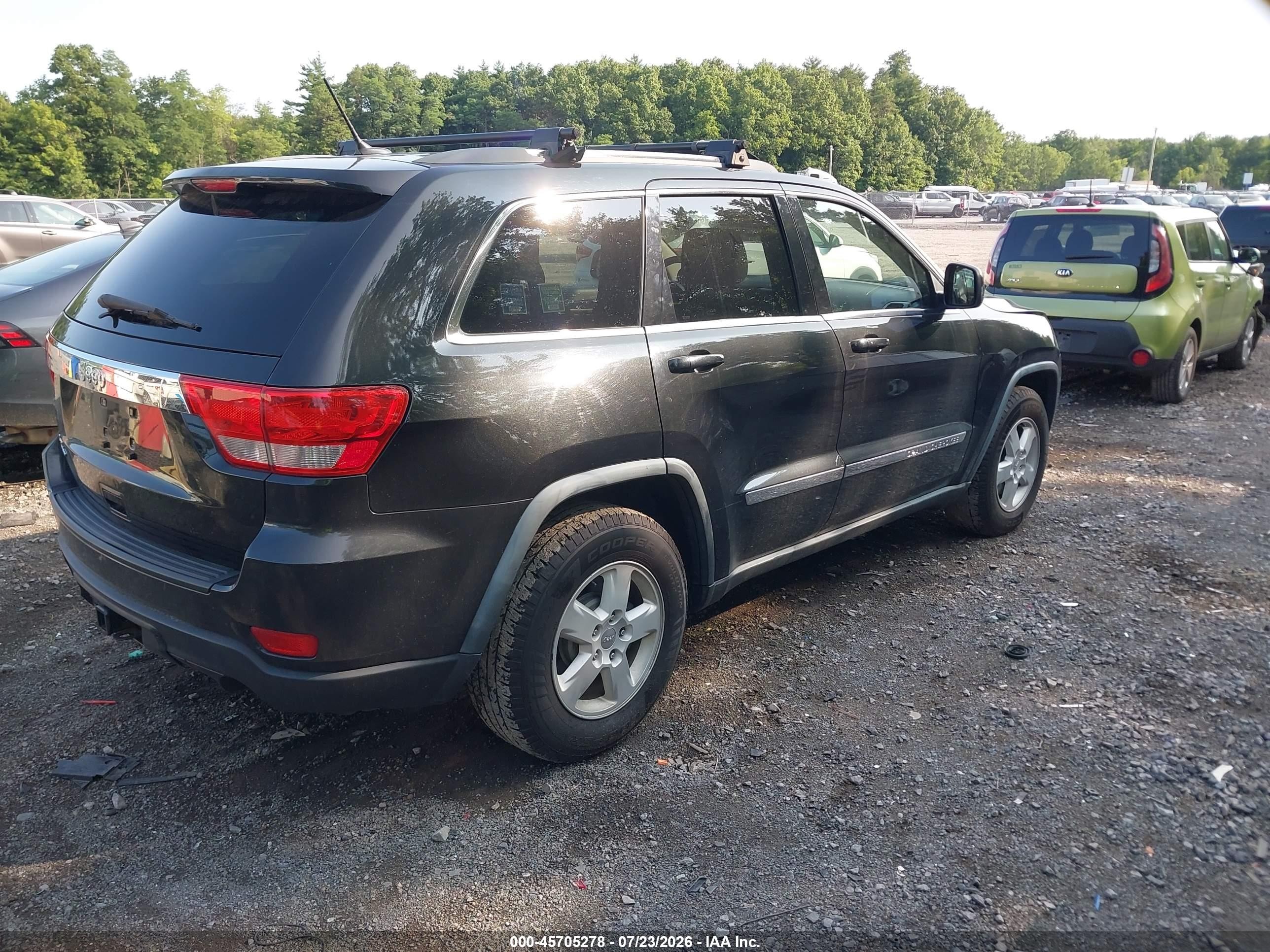 2011 Jeep Grand Cherokee Laredo Black vin: 1J4RR4GG6BC547390
