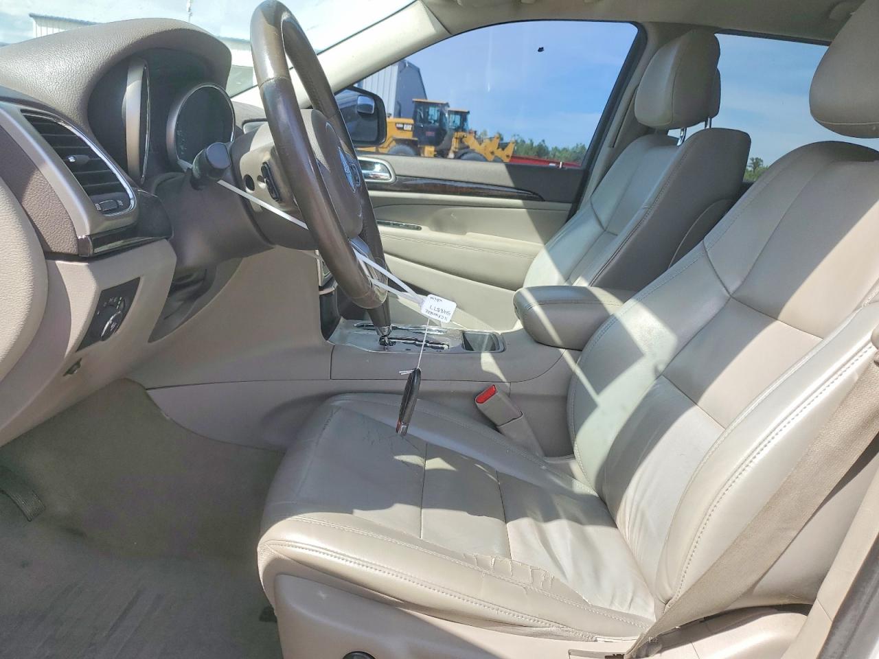 2011 Jeep Grand Cherokee Laredo White vin: 1J4RR4GG6BC54887