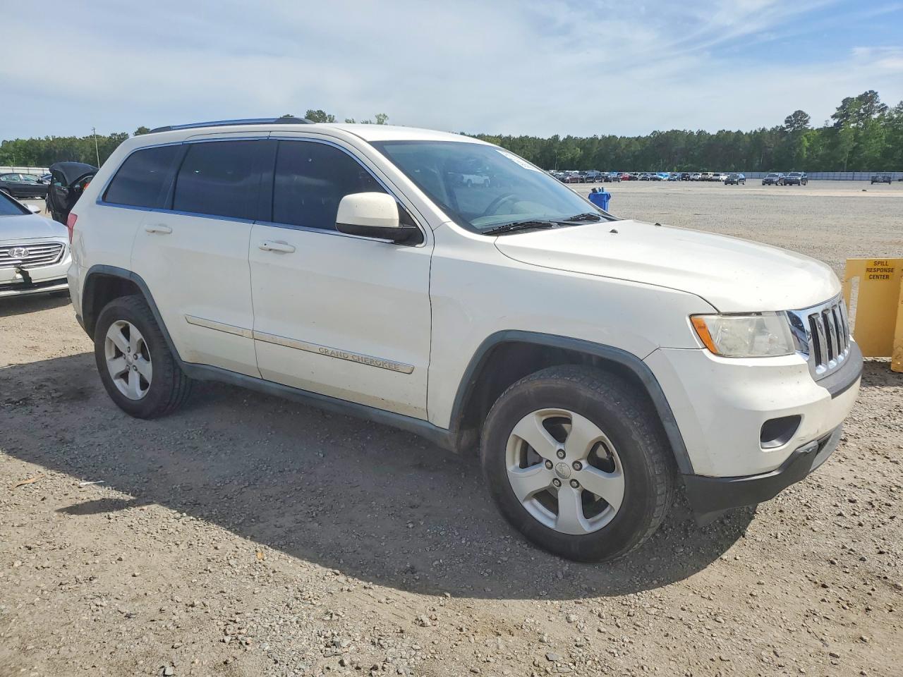 2011 Jeep Grand Cherokee Laredo White vin: 1J4RR4GG6BC54887