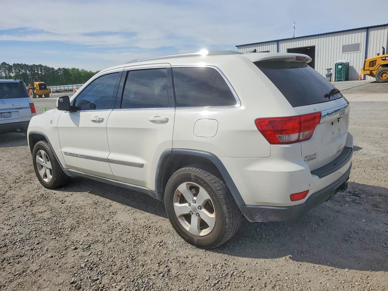 2011 Jeep Grand Cherokee Laredo White vin: 1J4RR4GG6BC54887