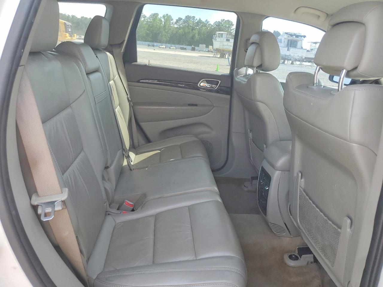 2011 Jeep Grand Cherokee Laredo White vin: 1J4RR4GG6BC54887