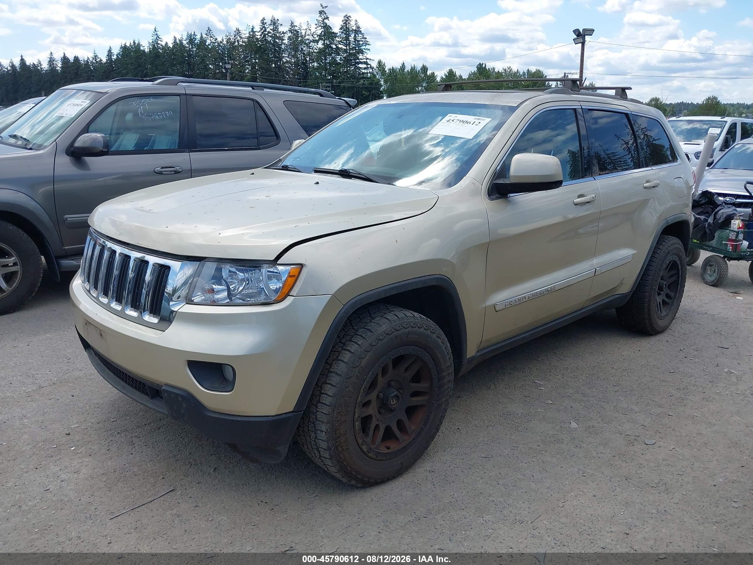 2011 Jeep Grand Cherokee Laredo Gold vin: 1J4RR4GG6BC558213