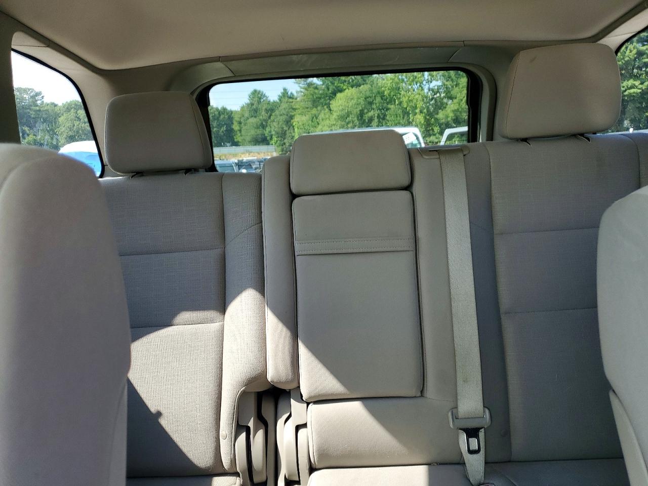 2011 Jeep Grand Cherokee Laredo Бежевый vin: 1J4RR4GG6BC571818