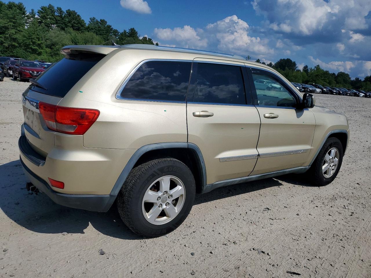 2011 Jeep Grand Cherokee Laredo Бежевый vin: 1J4RR4GG6BC571818