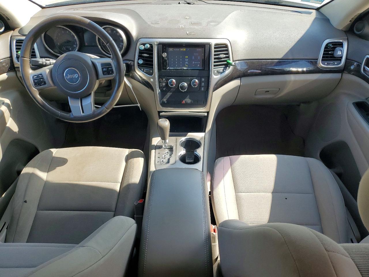 2011 Jeep Grand Cherokee Laredo Бежевый vin: 1J4RR4GG6BC571818