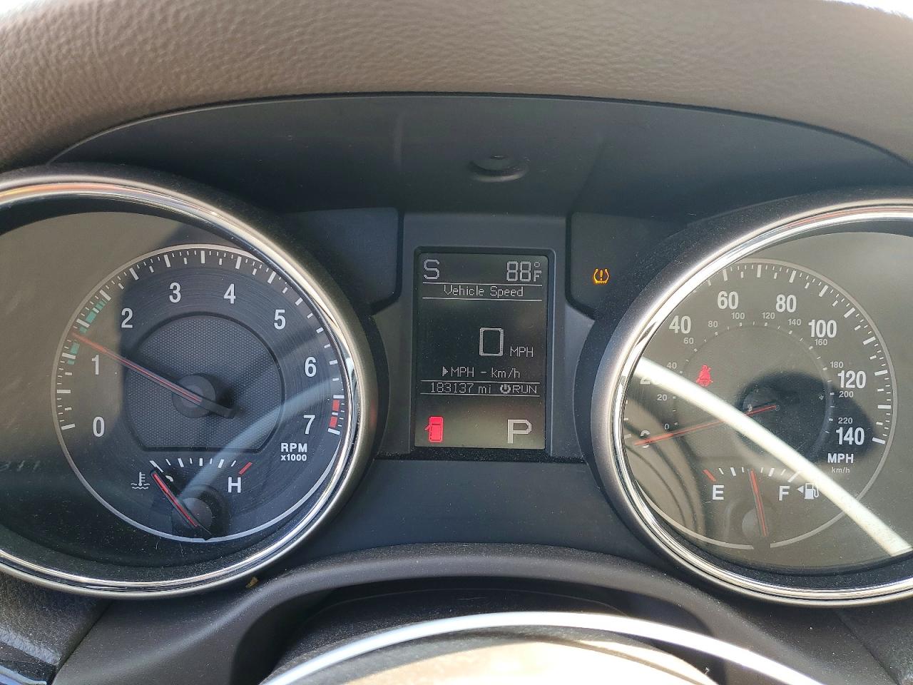 2011 Jeep Grand Cherokee Laredo Бежевый vin: 1J4RR4GG6BC571818