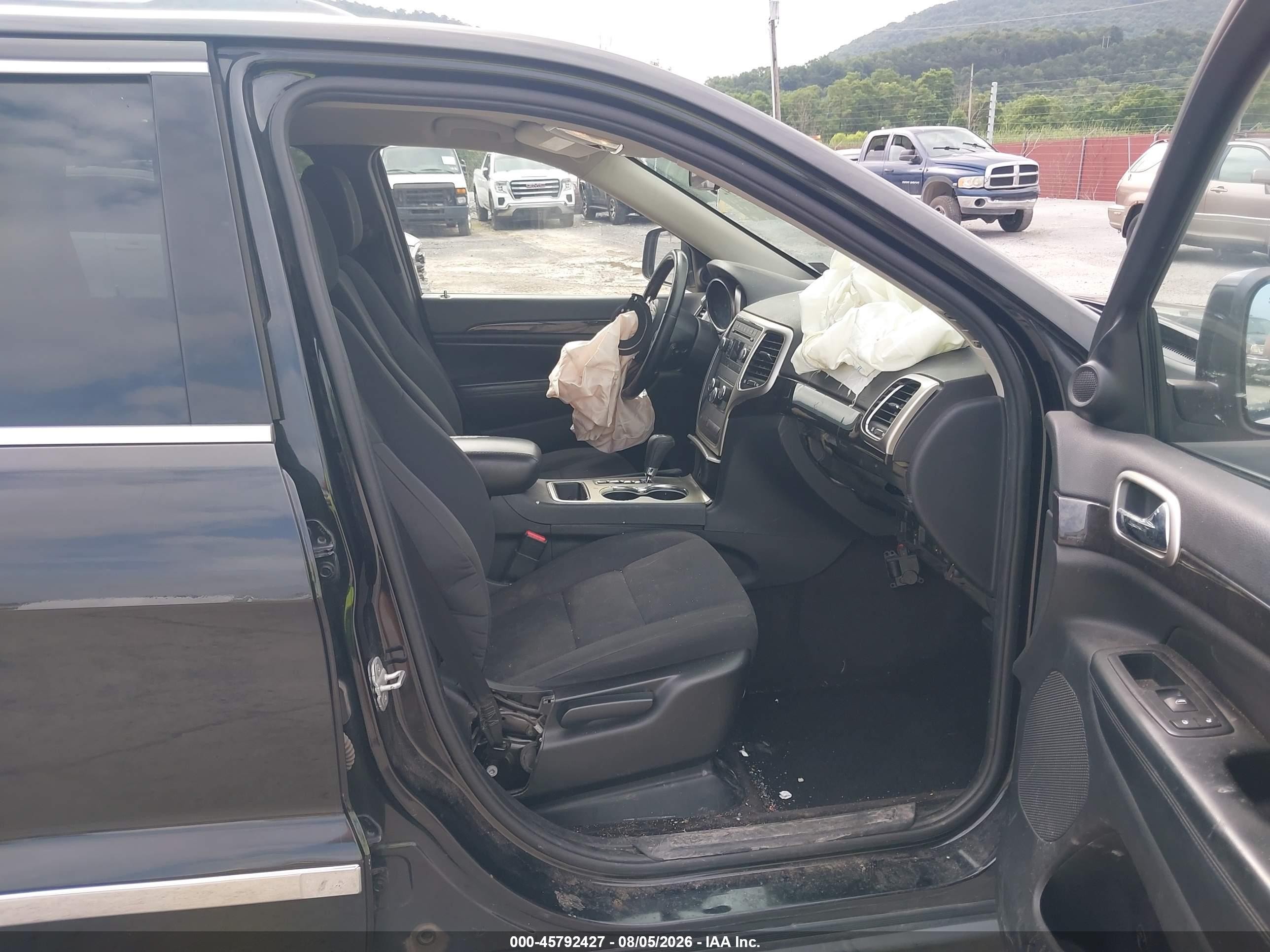 2011 Jeep Grand Cherokee Laredo Black vin: 1J4RR4GG6BC596735