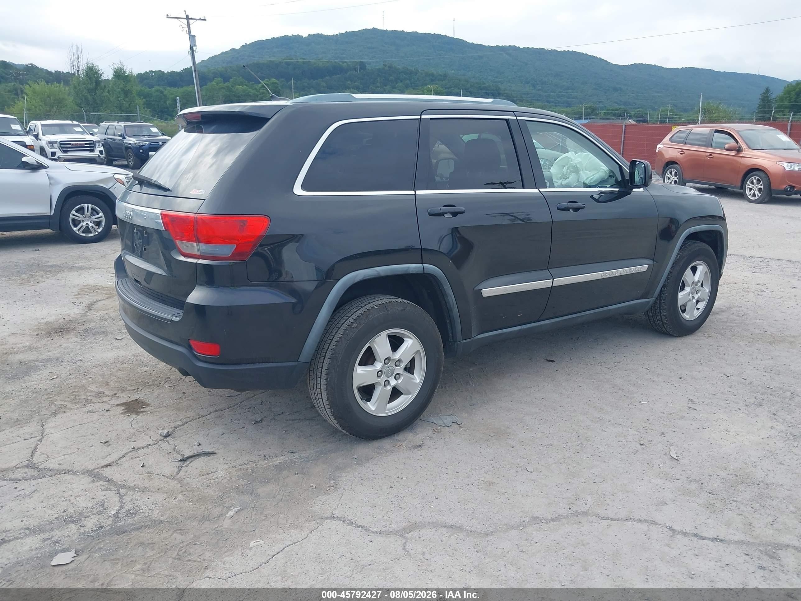 2011 Jeep Grand Cherokee Laredo Black vin: 1J4RR4GG6BC596735