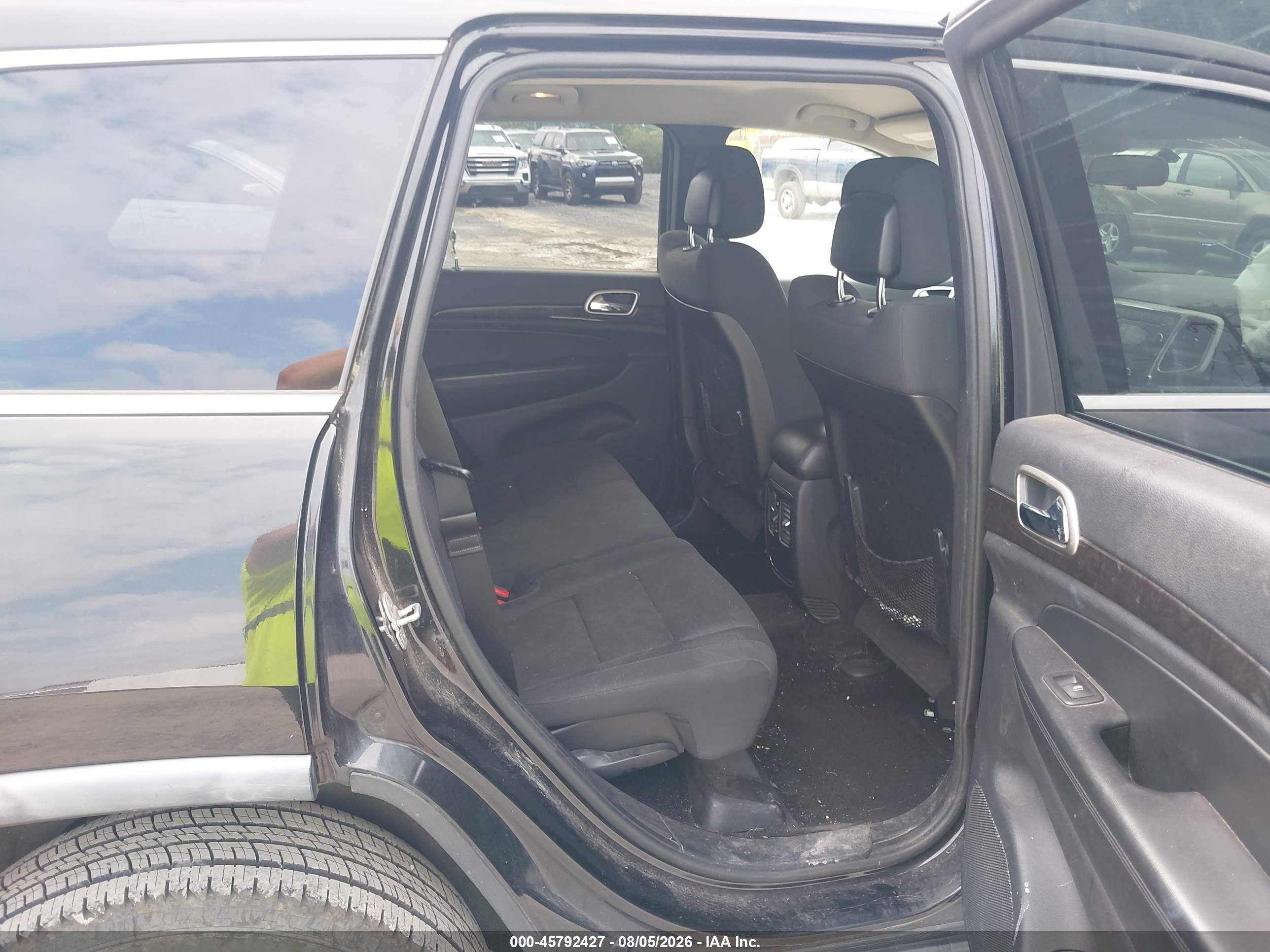 2011 Jeep Grand Cherokee Laredo Black vin: 1J4RR4GG6BC596735