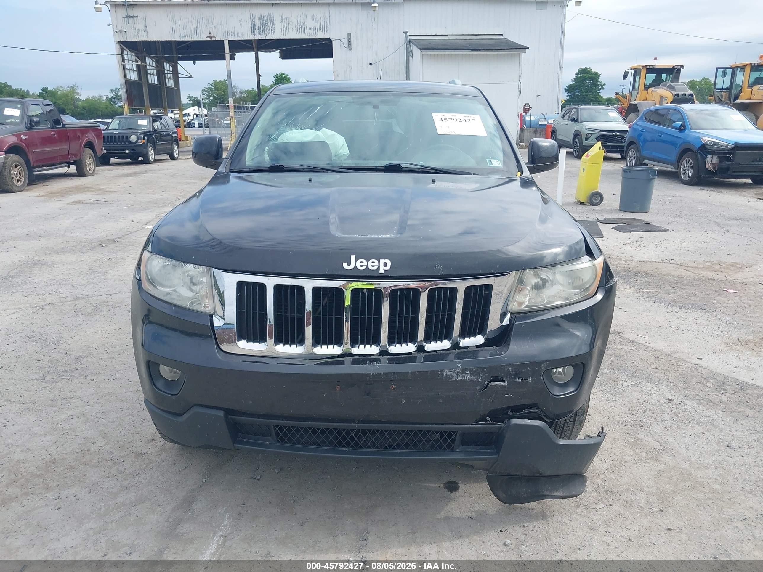 2011 Jeep Grand Cherokee Laredo Black vin: 1J4RR4GG6BC596735