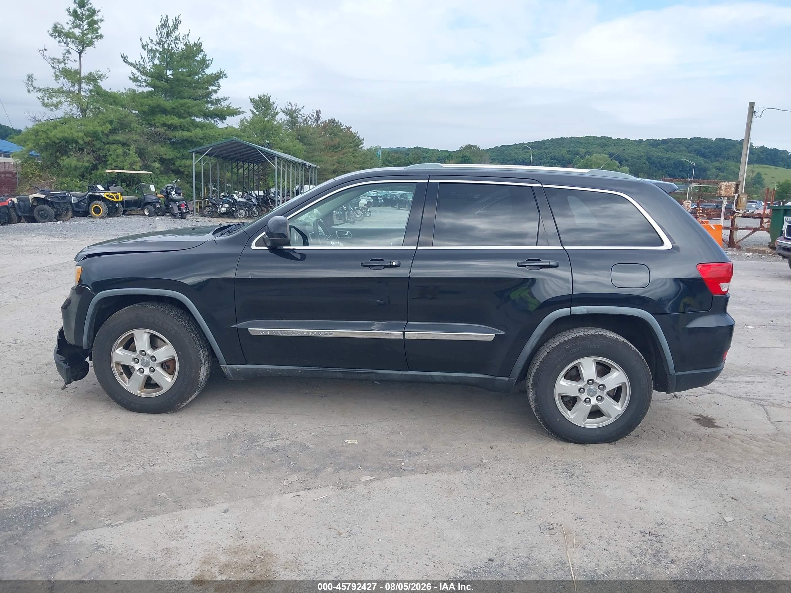2011 Jeep Grand Cherokee Laredo Black vin: 1J4RR4GG6BC596735