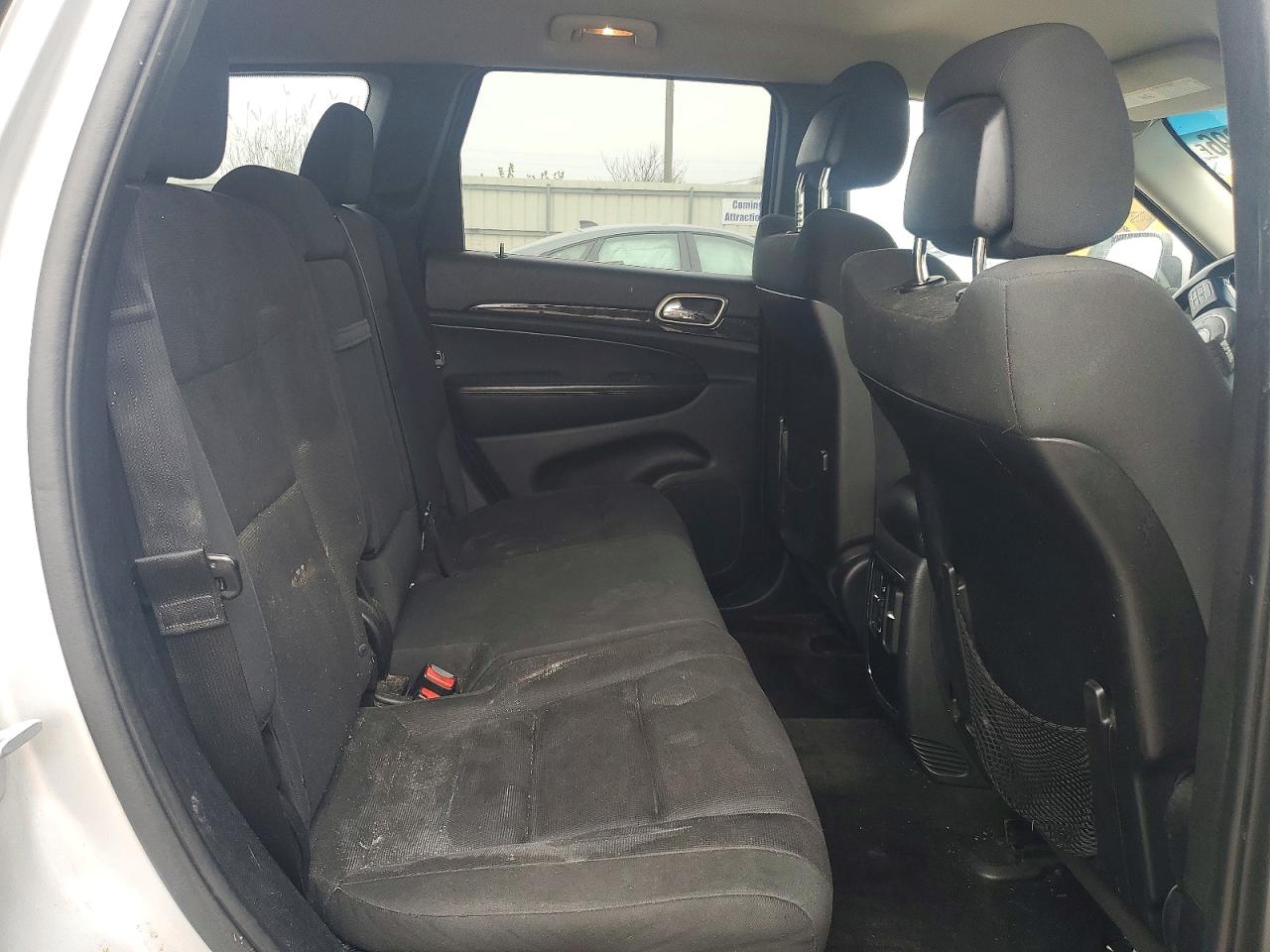 2011 Jeep Grand Cherokee Laredo Silver vin: 1J4RR4GG6BC600511