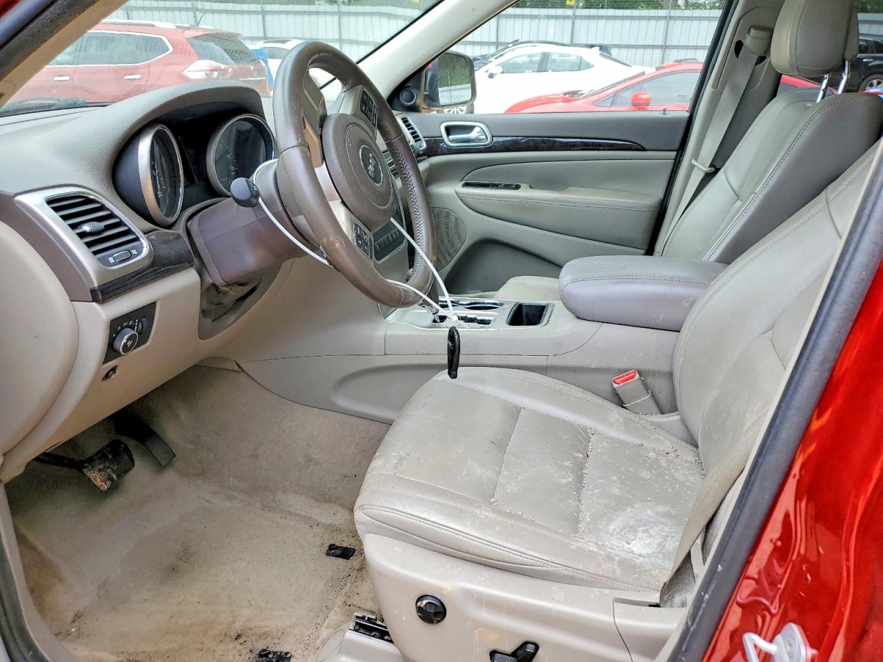 2011 Jeep Grand Cherokee Laredo Red vin: 1J4RR4GG6BC609404