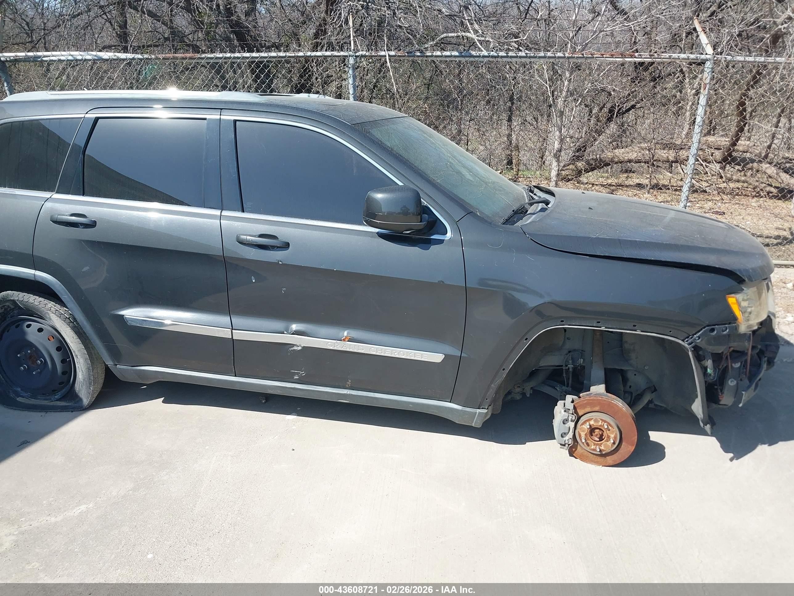 2011 Jeep Grand Cherokee Laredo Gray vin: 1J4RR4GG6BC610035