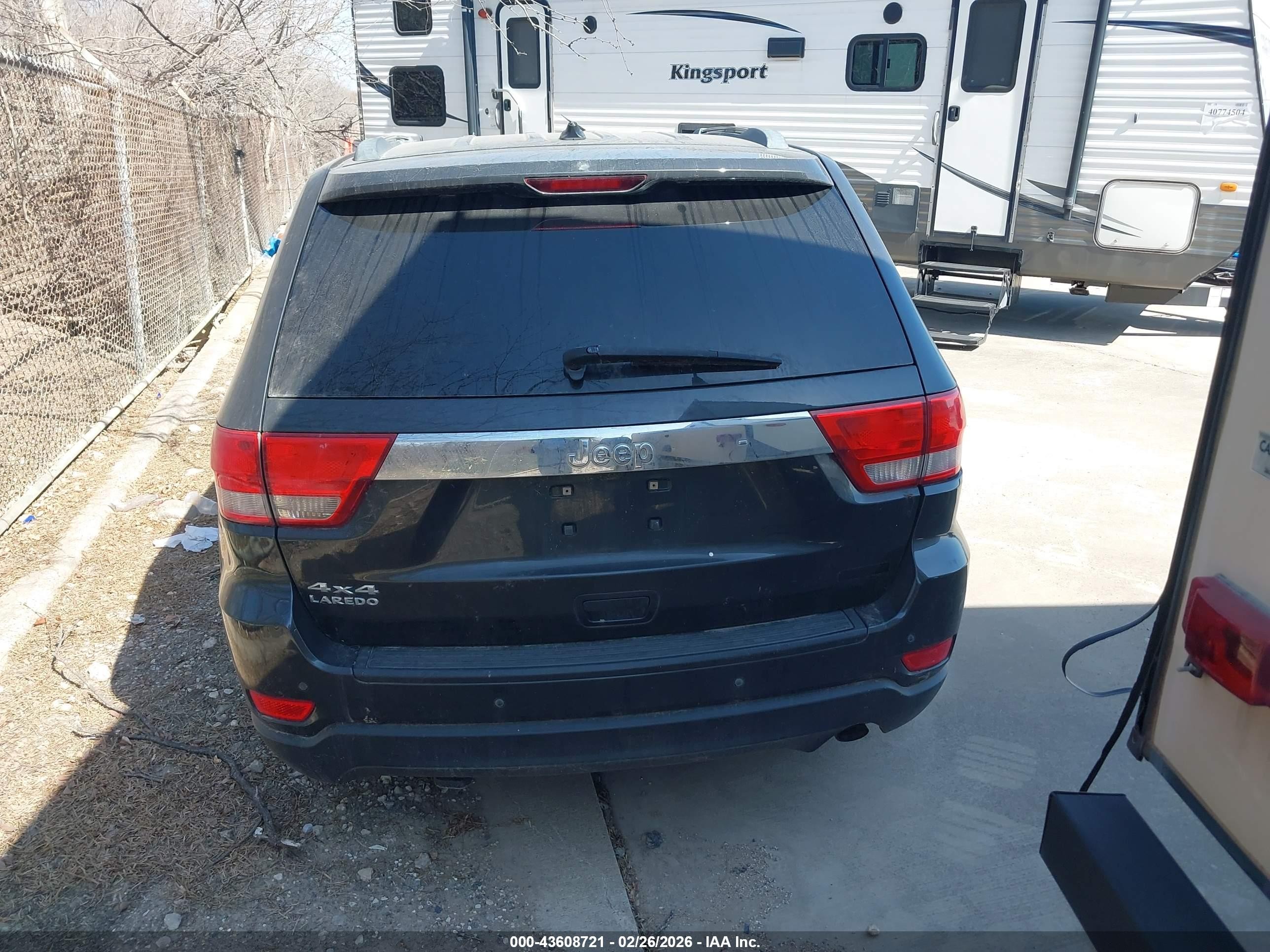 2011 Jeep Grand Cherokee Laredo Gray vin: 1J4RR4GG6BC610035
