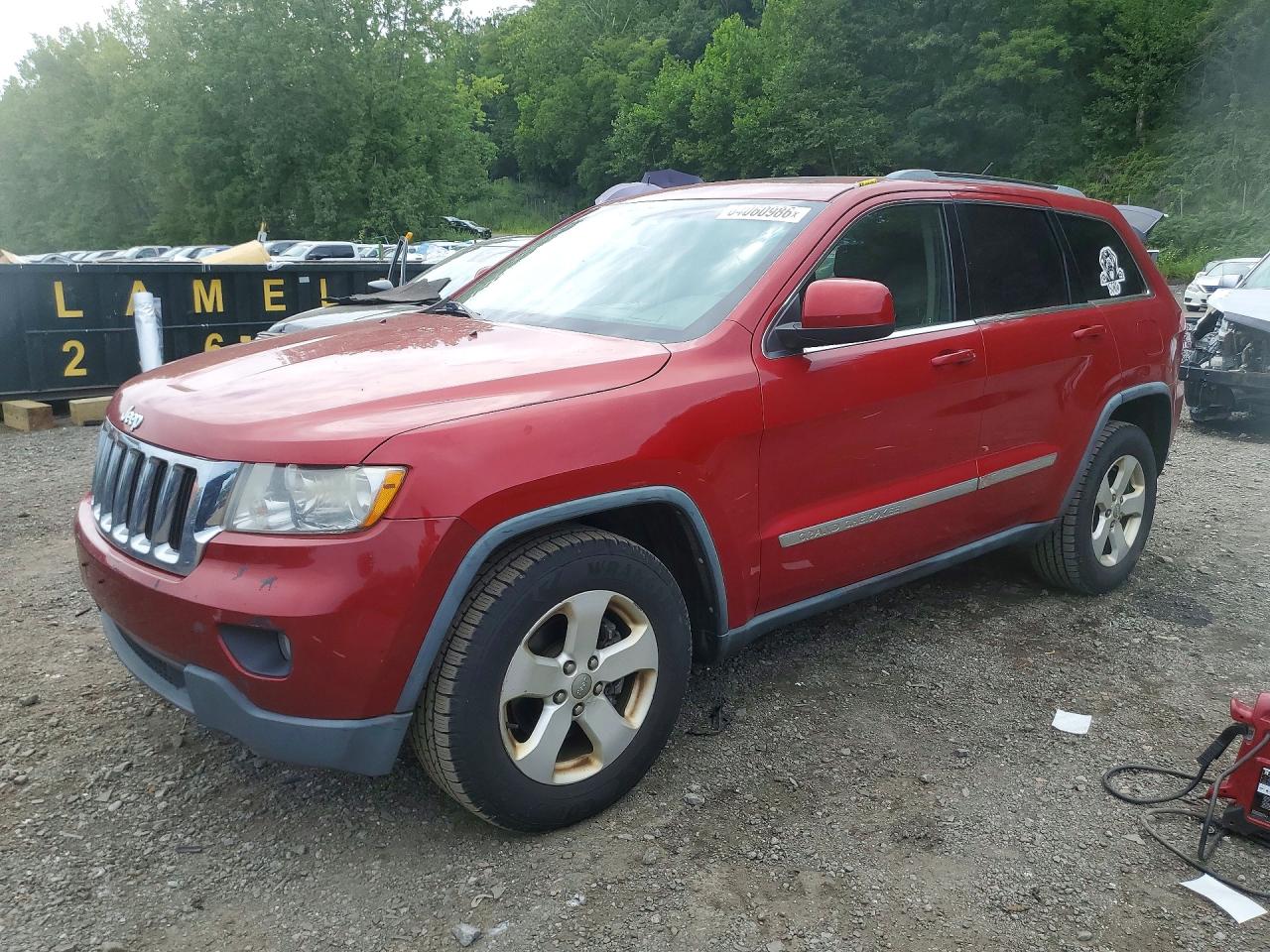 2011 Jeep Grand Cherokee Laredo Red vin: 1J4RR4GG6BC642242