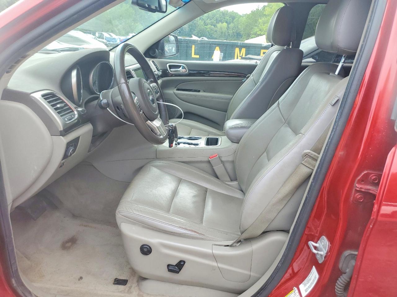 2011 Jeep Grand Cherokee Laredo Red vin: 1J4RR4GG6BC642242