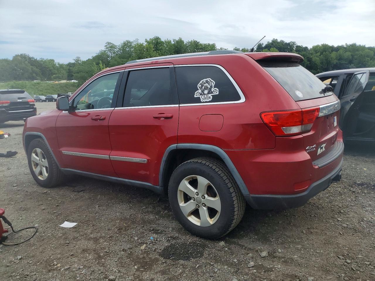 2011 Jeep Grand Cherokee Laredo Red vin: 1J4RR4GG6BC642242